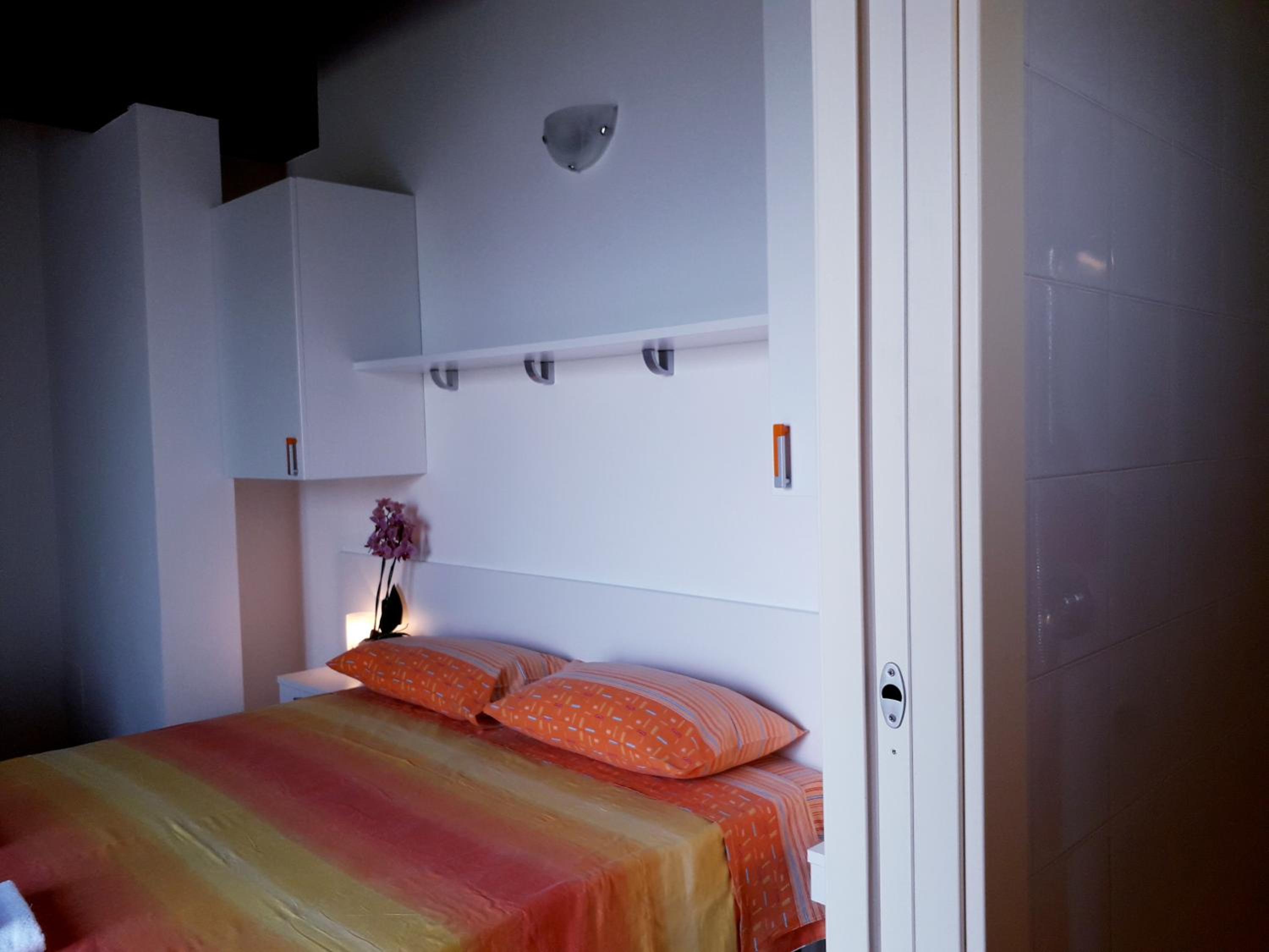 Double Room with Lake View - Photo 3
