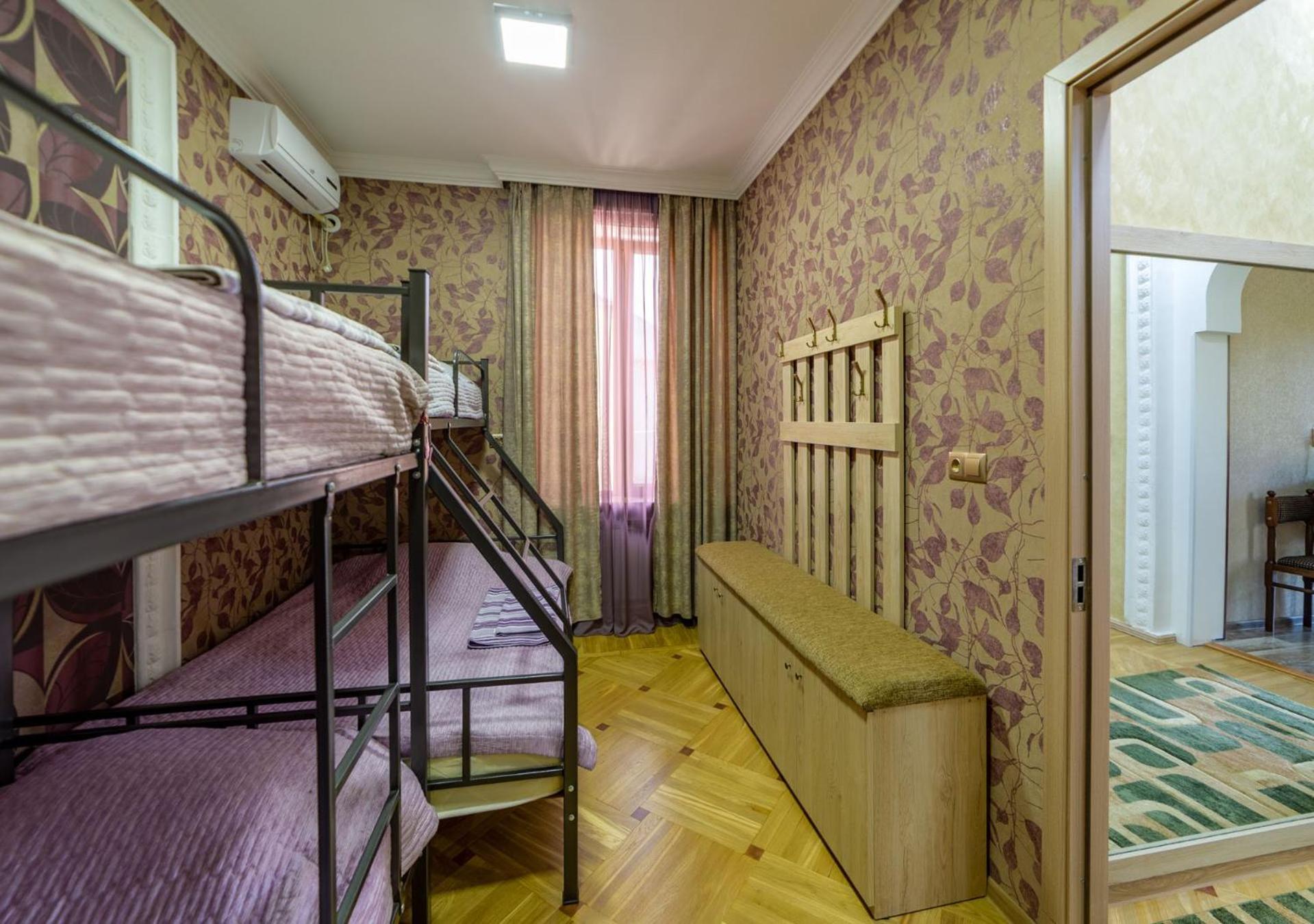 Quadruple Room with Private External Bathroom photo 2