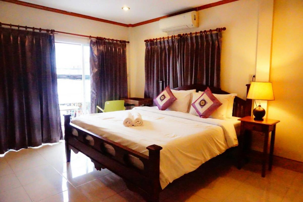 Deluxe Double Room with Balcony photo 2