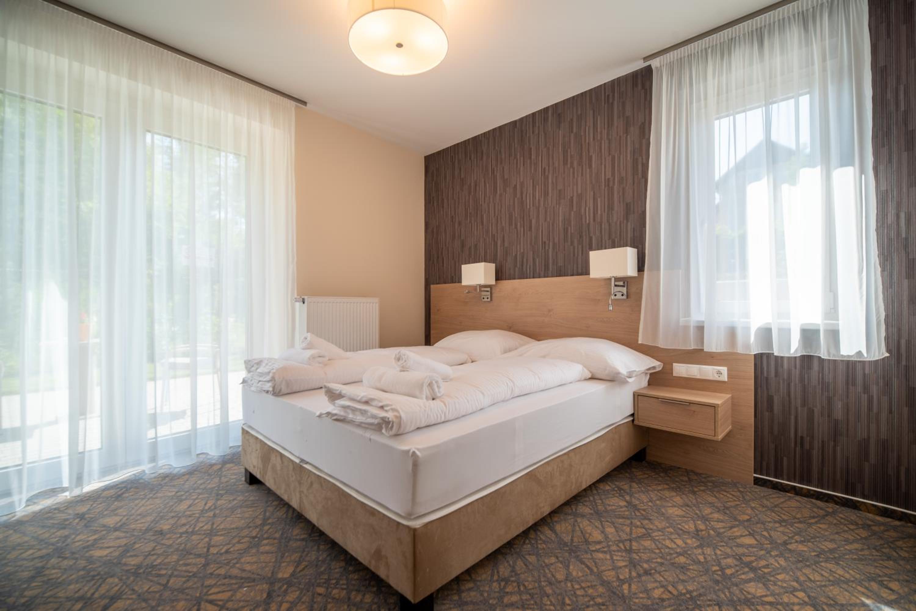 Double Room with Balcony - Photo 5