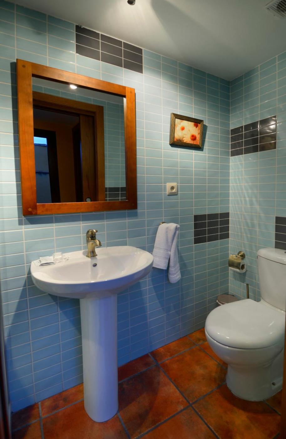 Three-Bedroom House - Photo 32