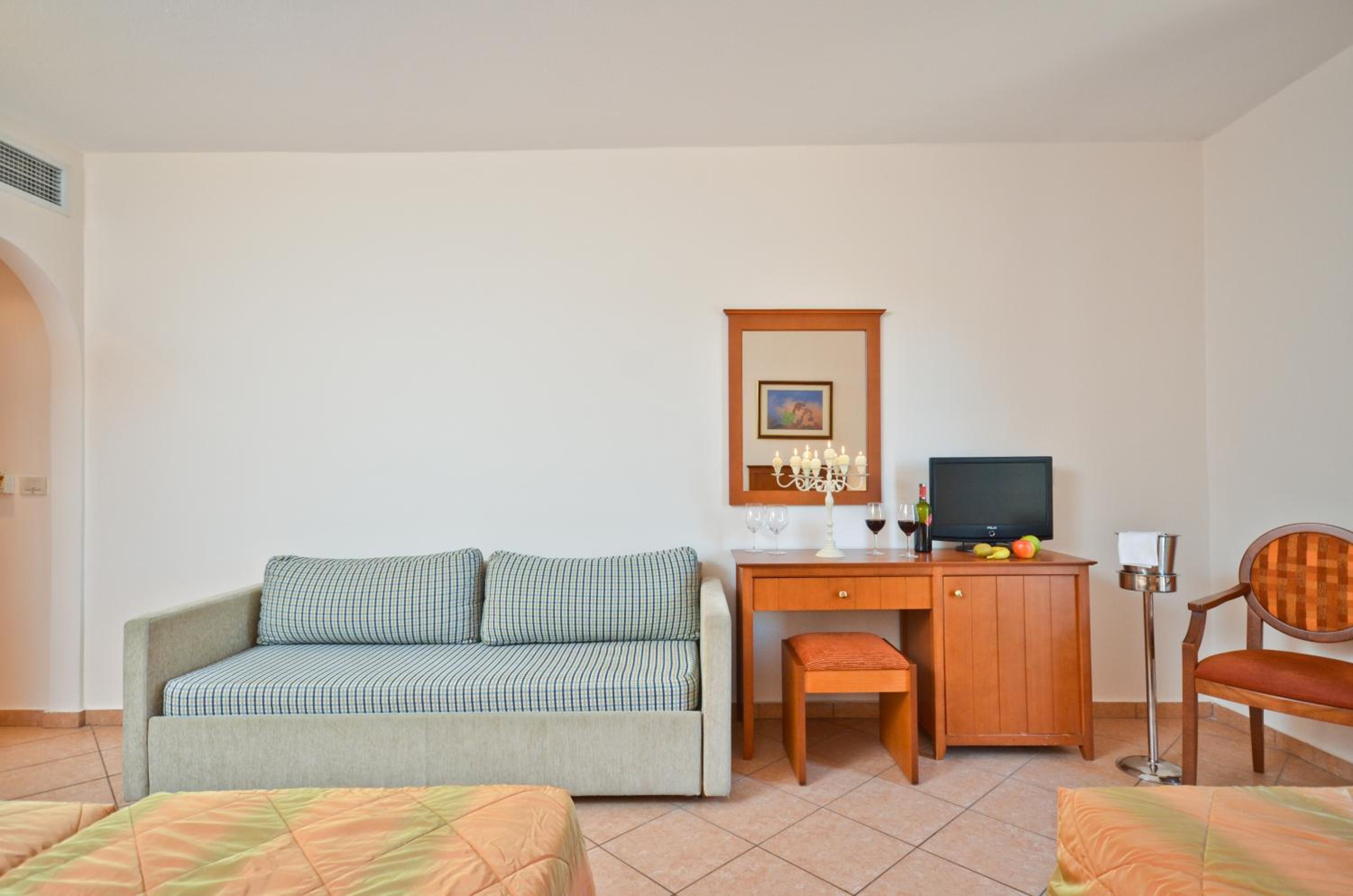 Triple Room With Pool View