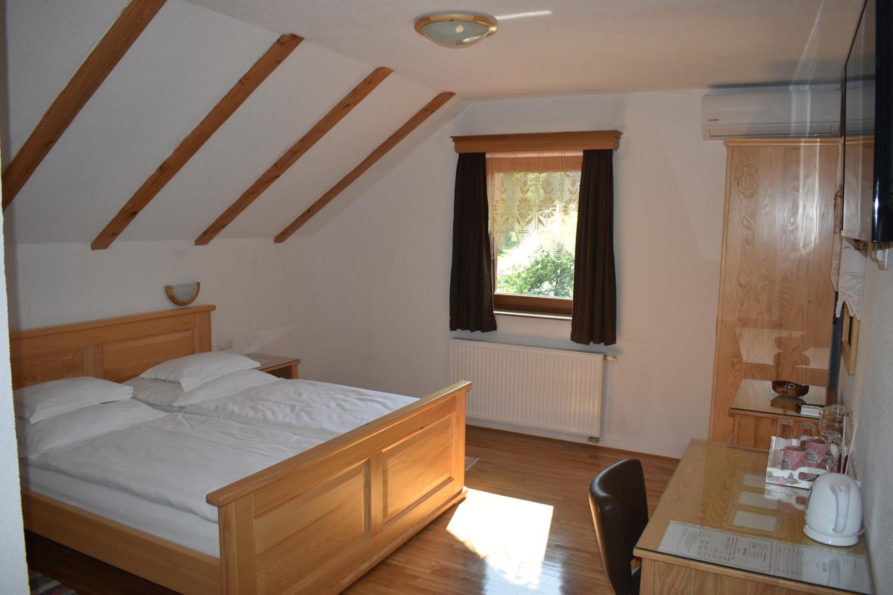 Deluxe Double Room - Photo 1