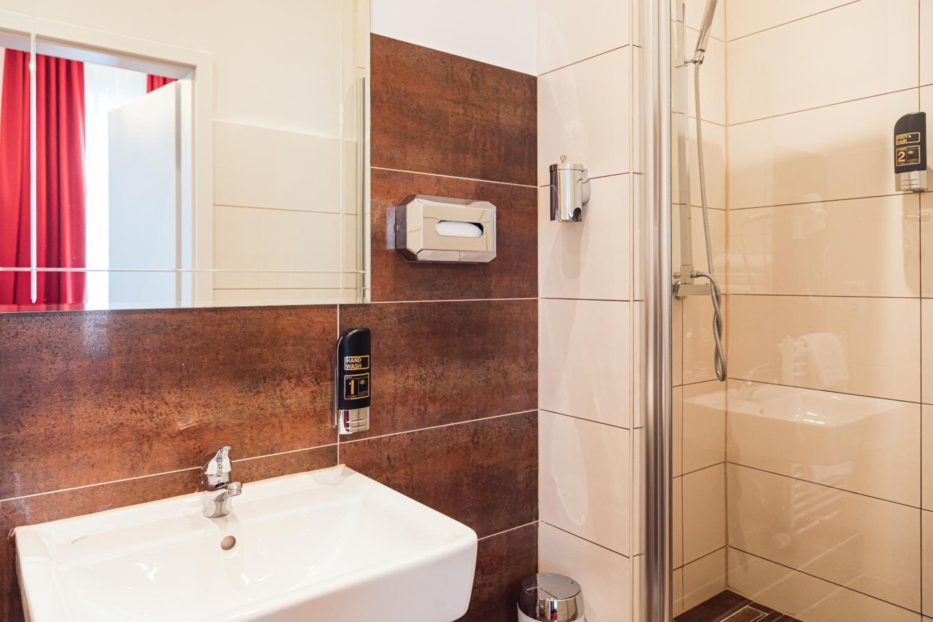 Deluxe Triple Room - Photo 3