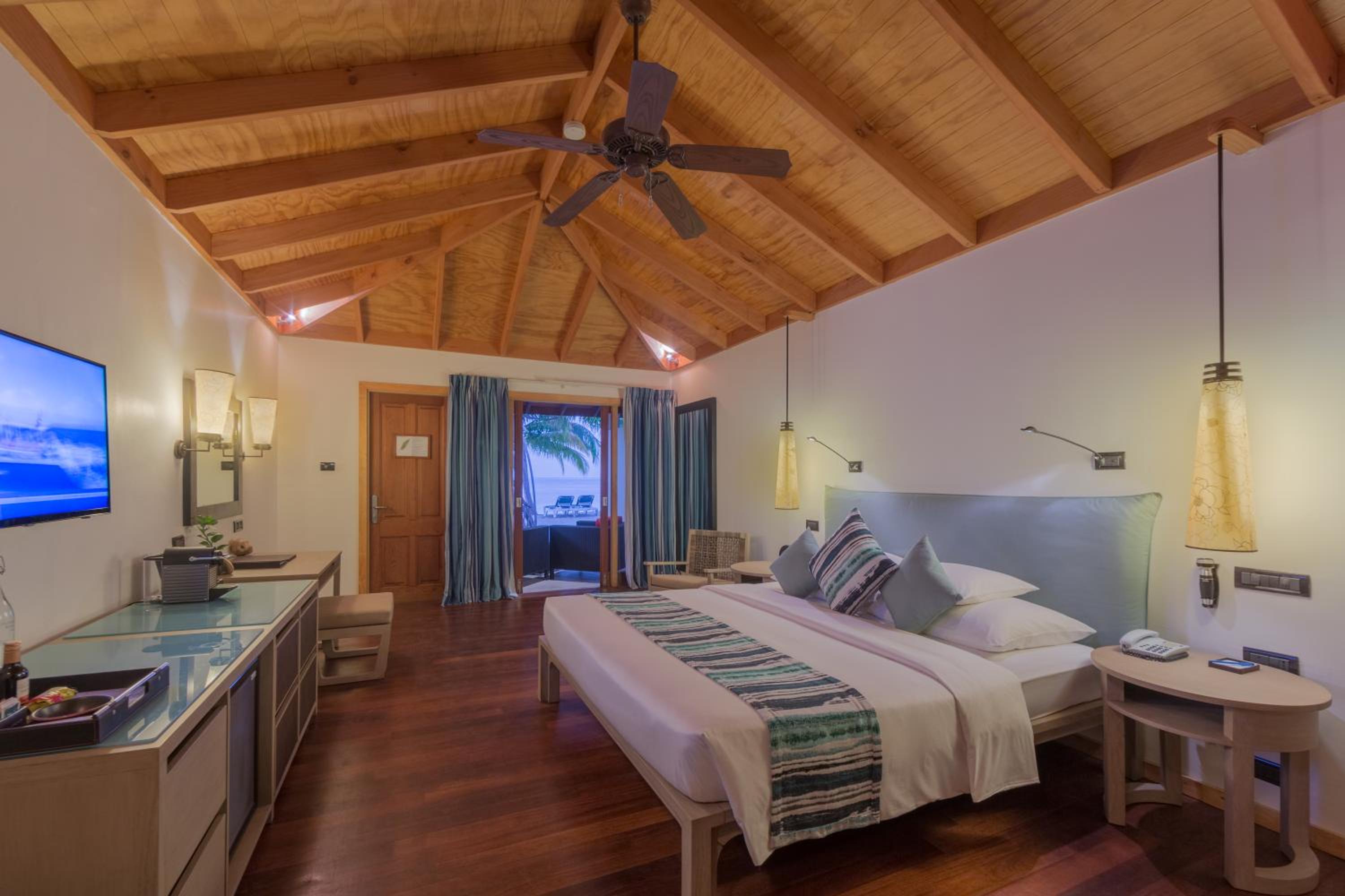Romantic Beachfront Villa photo 2