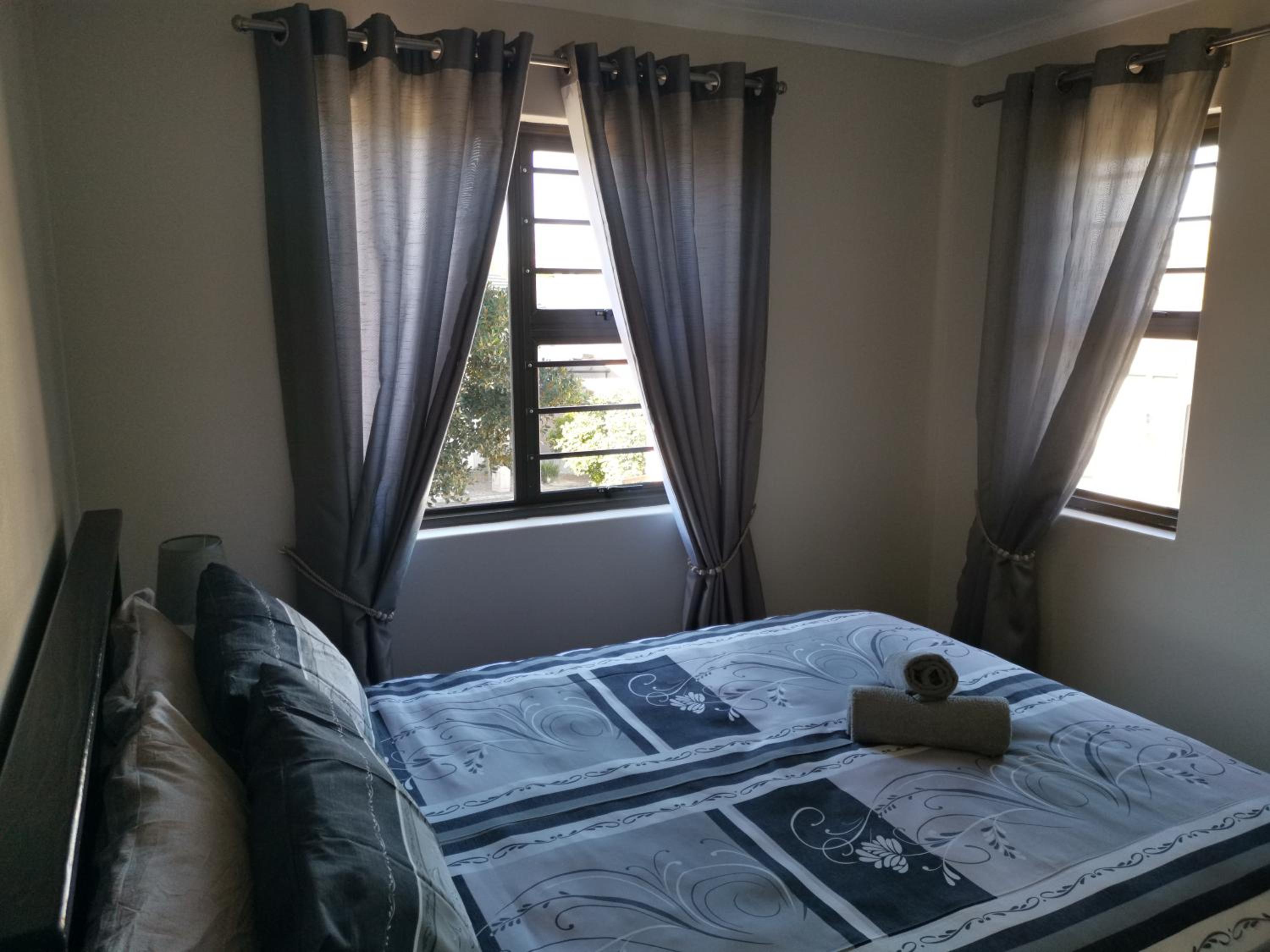 One-Bedroom Apartment photo 3