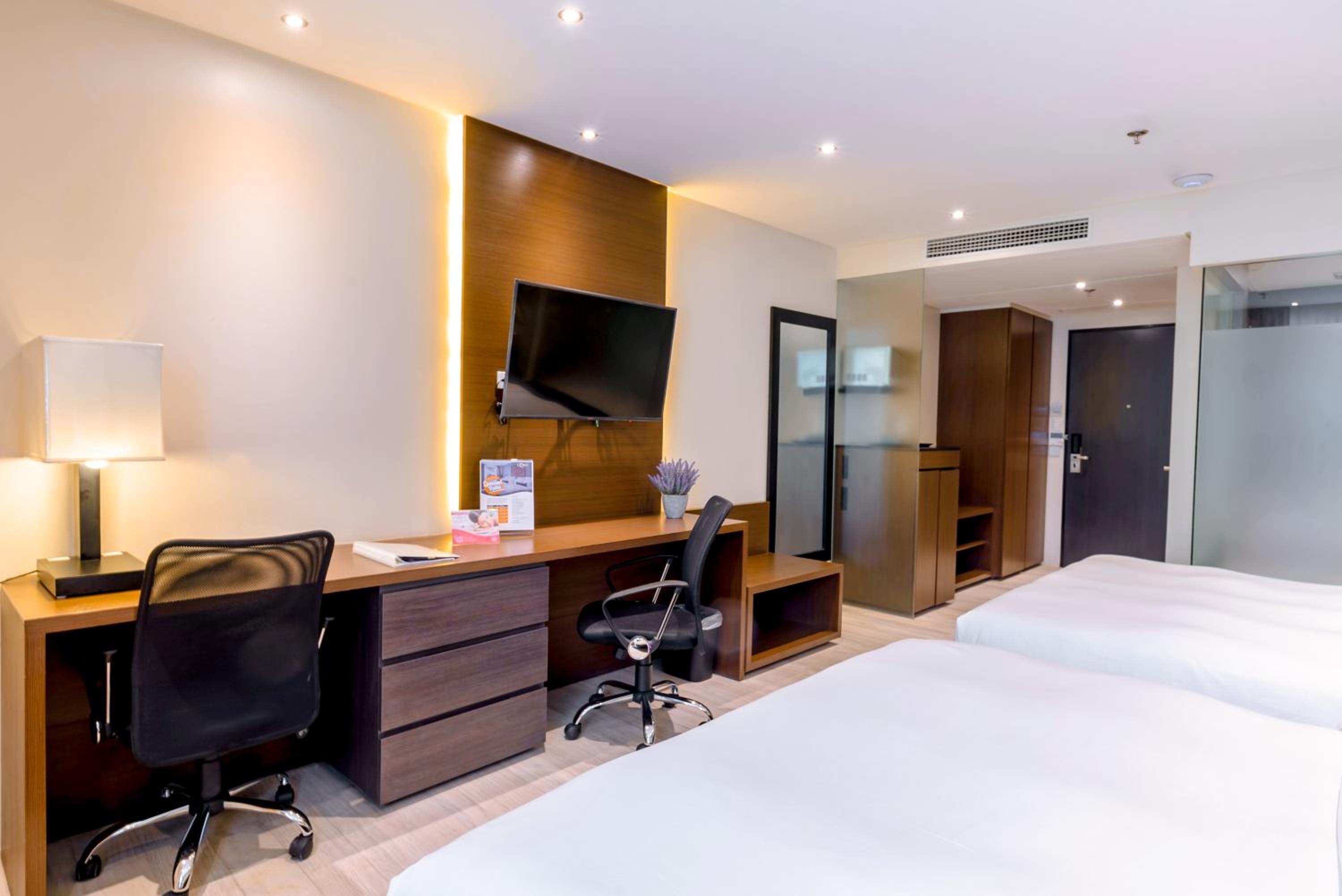 Adagio Deluxe Twin Room  - Photo 3