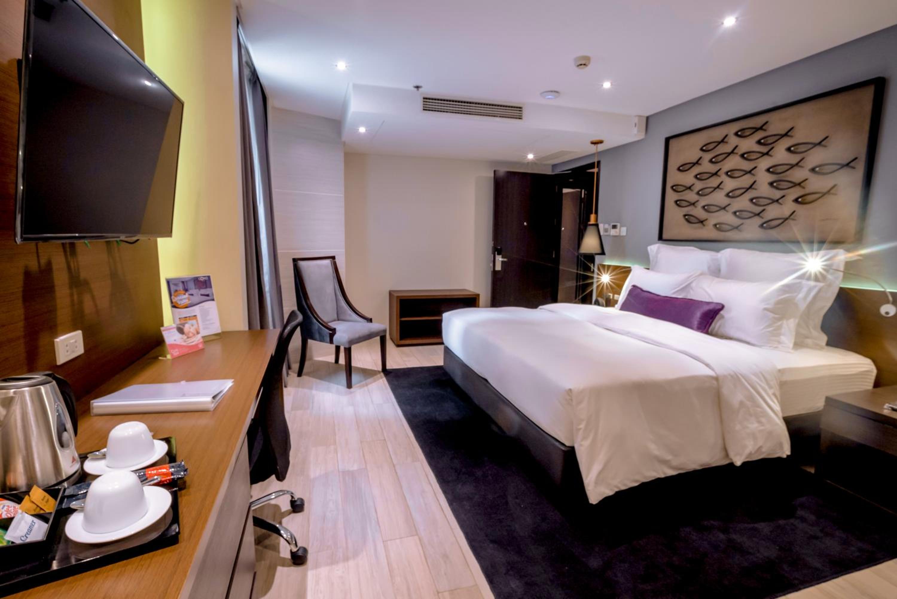 Adagio Deluxe King Room - Photo 2