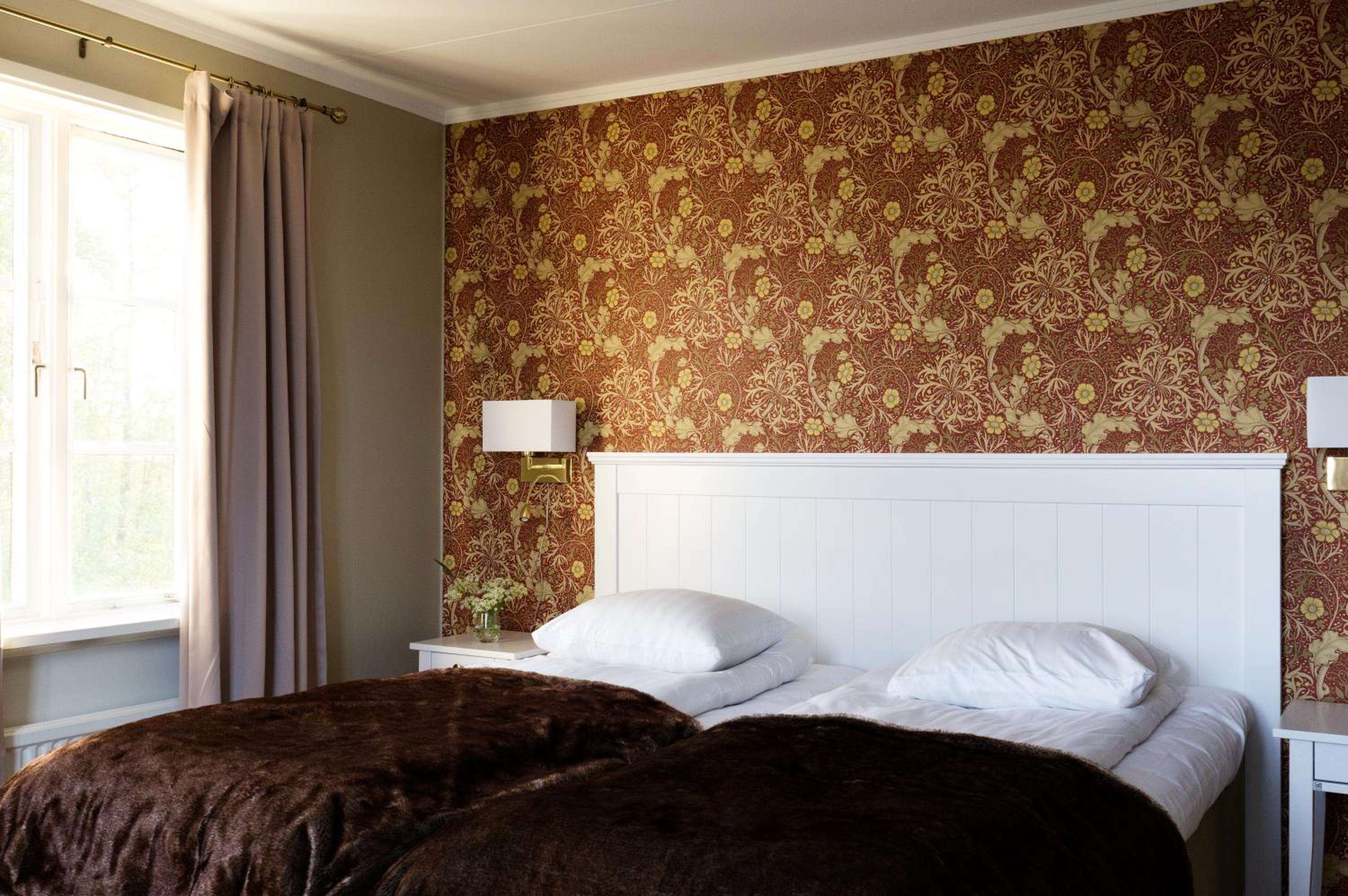 Double Room with Lake View - Photo 4