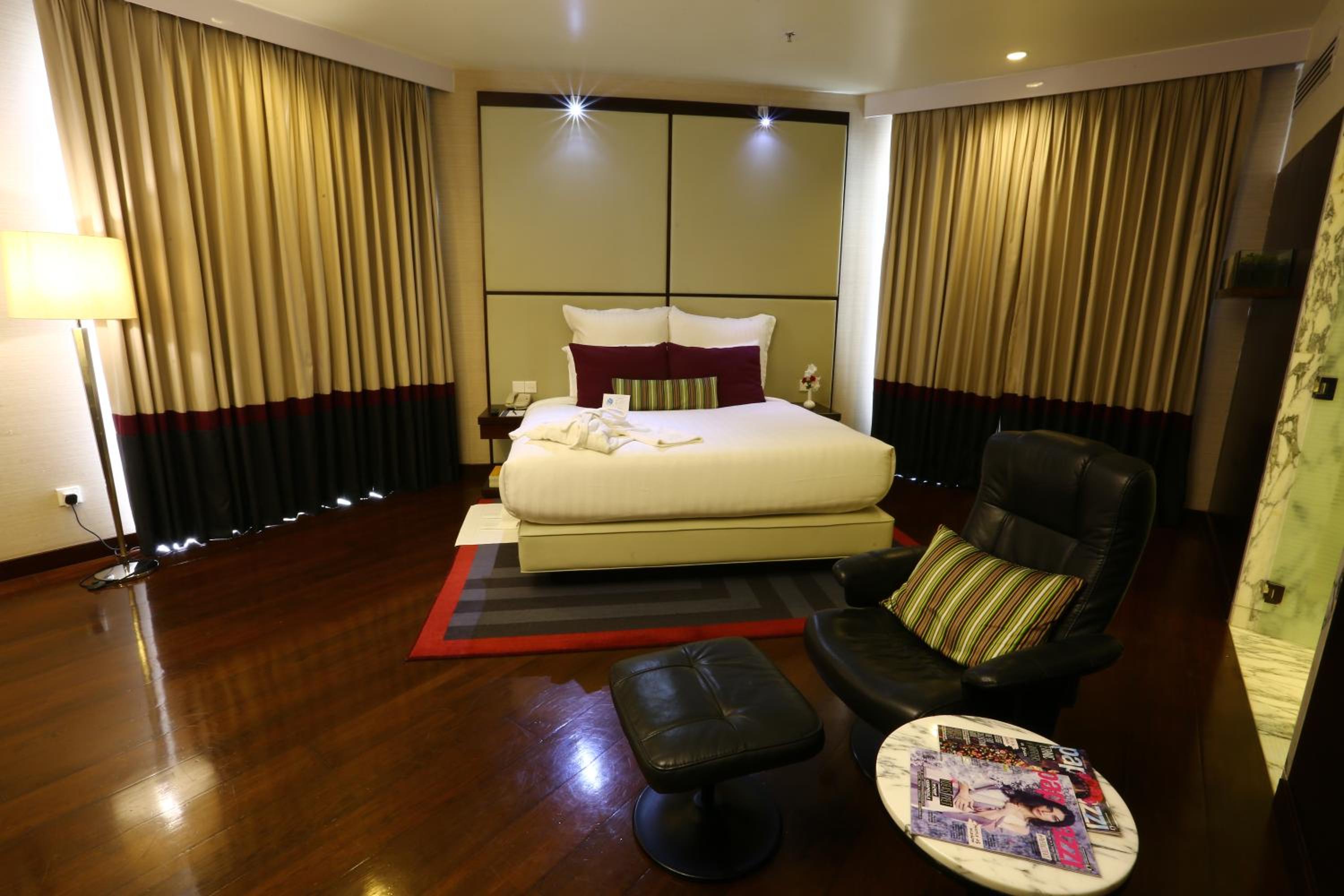 King Studio with Sofa Bed photo 2