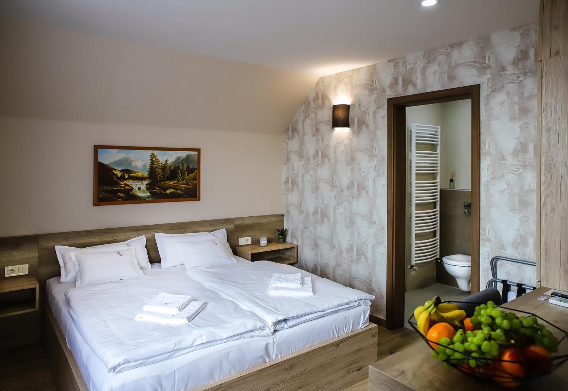 Deluxe Room - Photo 4