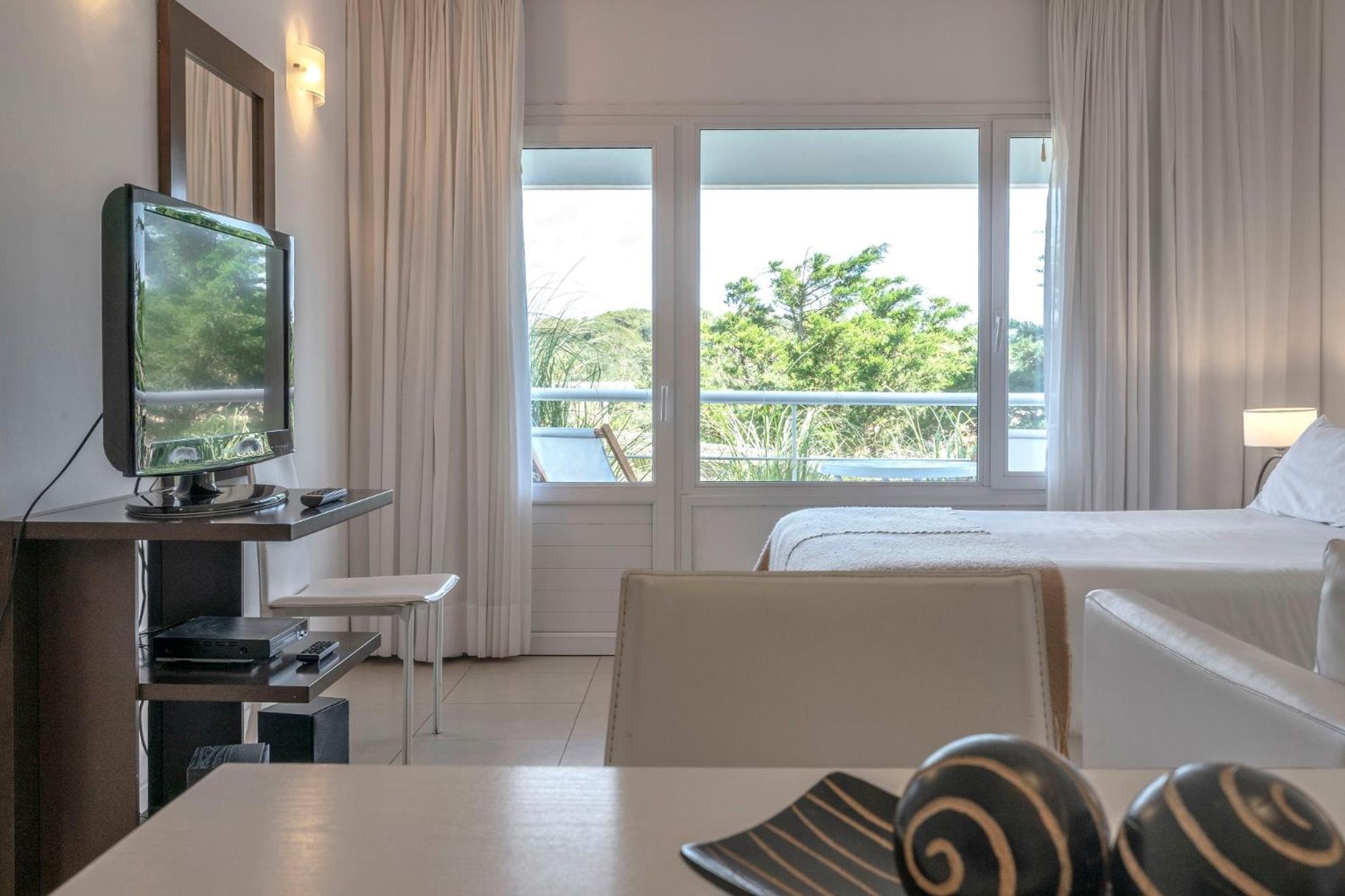 Studio Apartment (2 Adults)