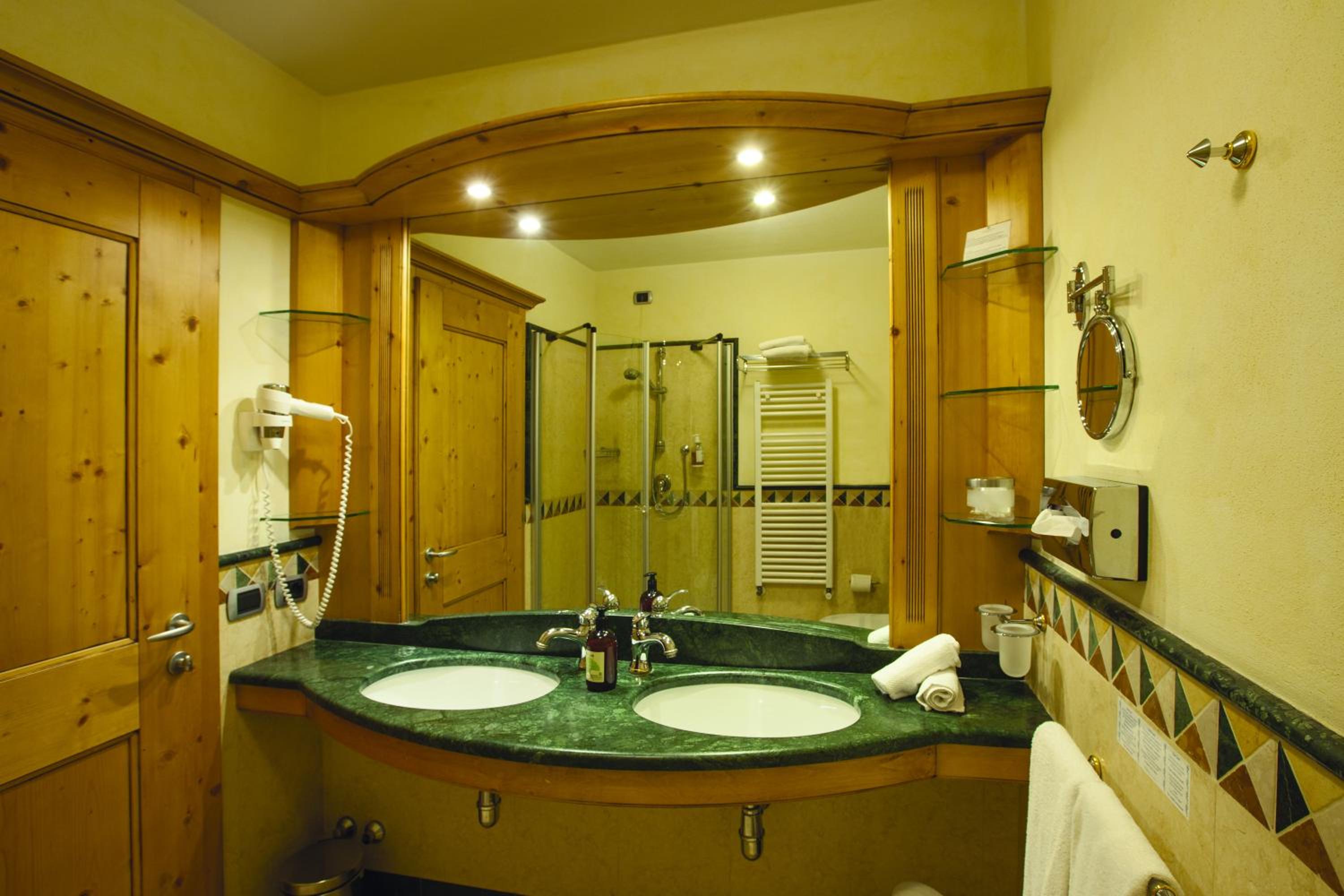 Double or Twin Room - Photo 3