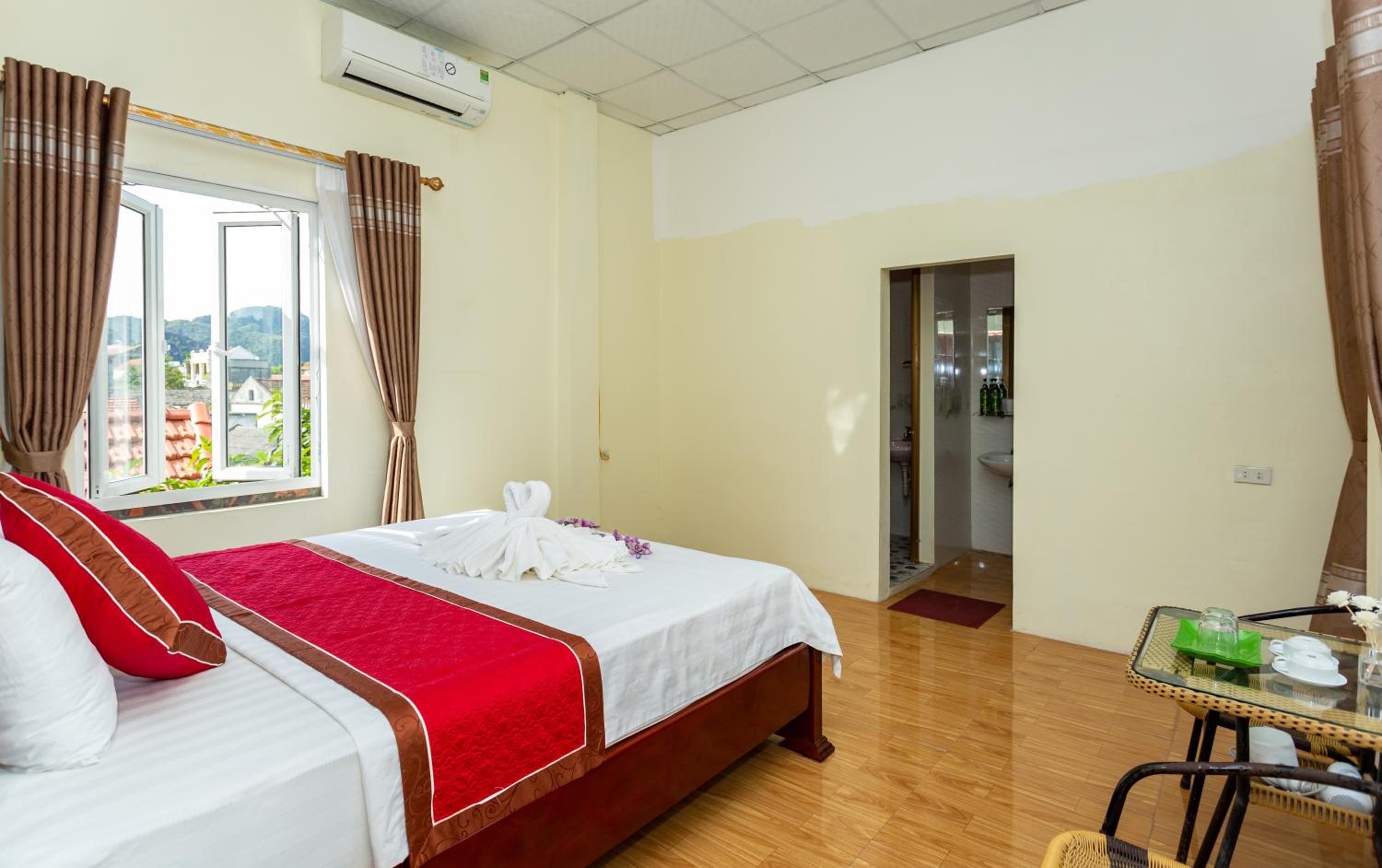 Double Room with Balcony - Photo 2