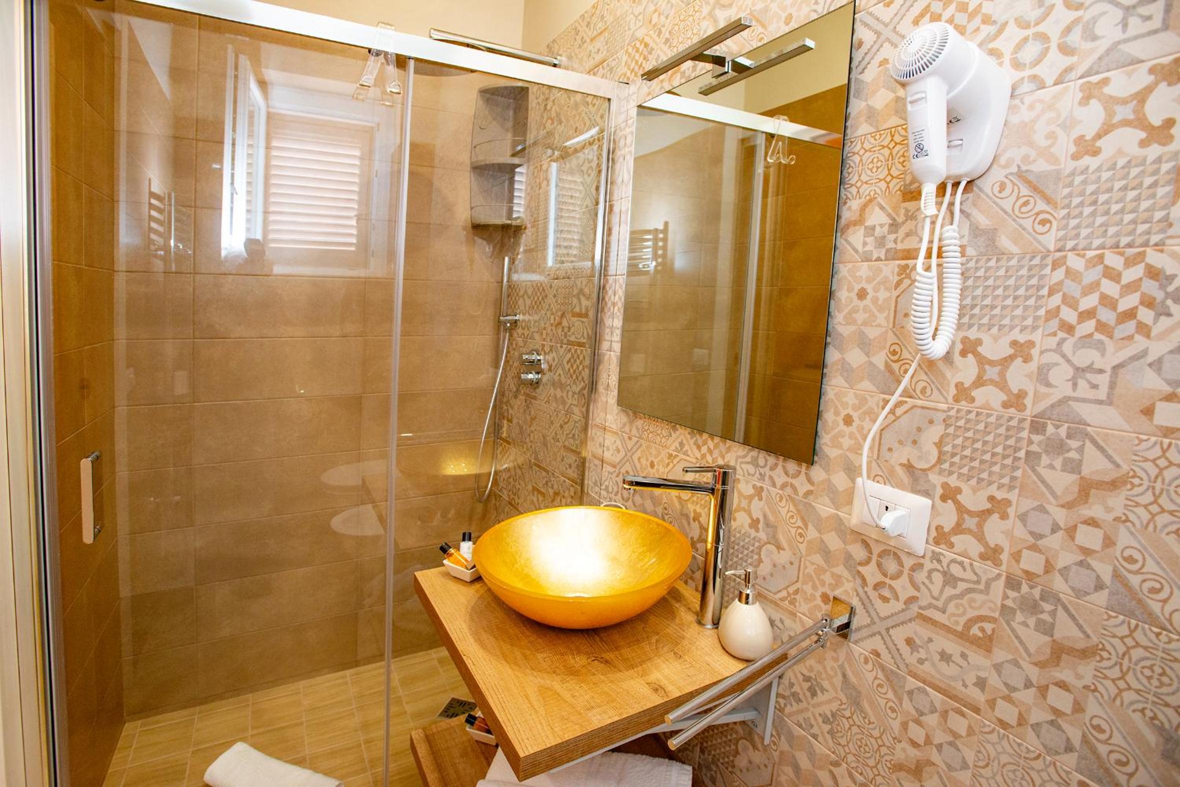 Deluxe Triple Room - Photo 6