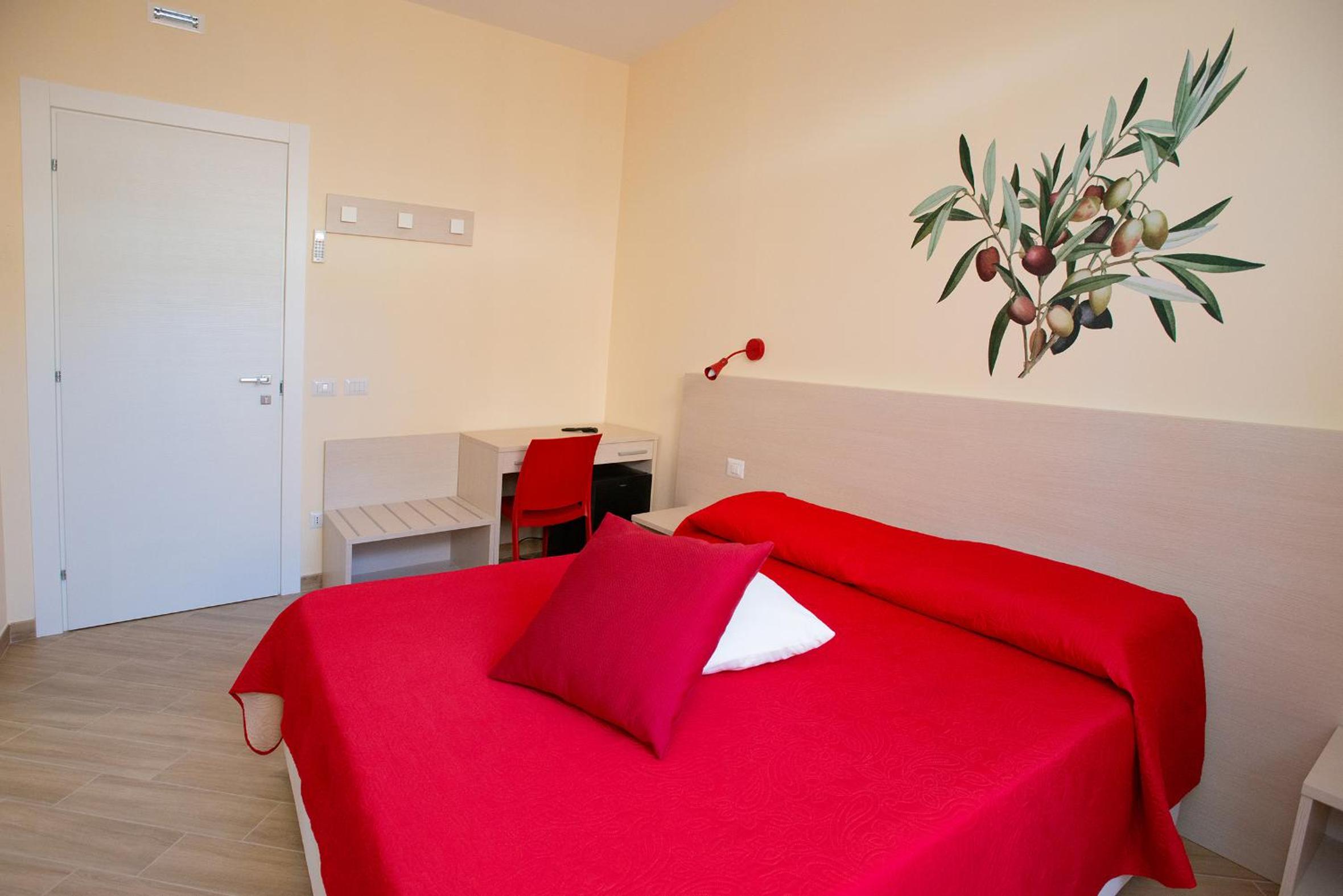 Deluxe Room - Photo 5