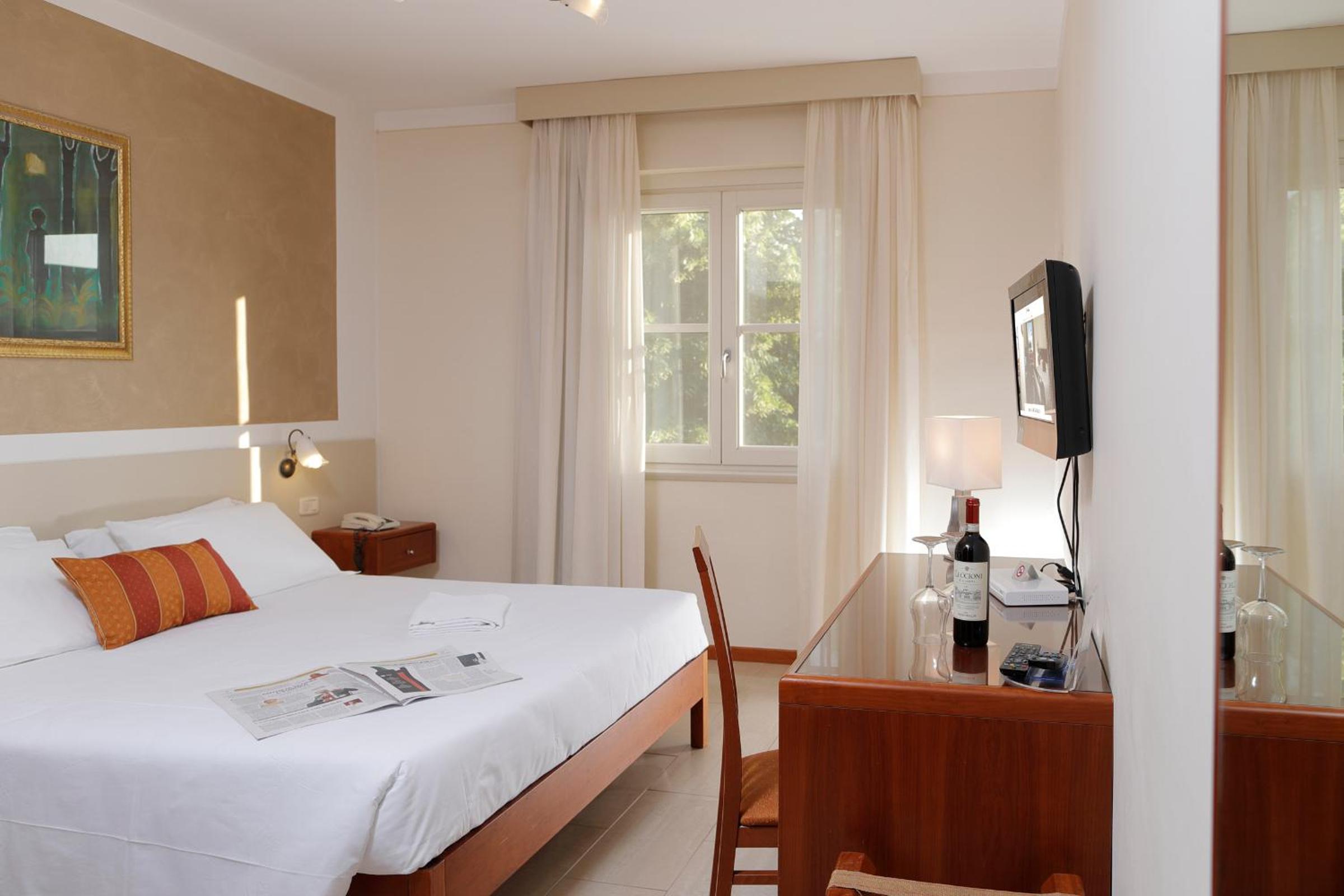 Standard Double Room - Photo 5