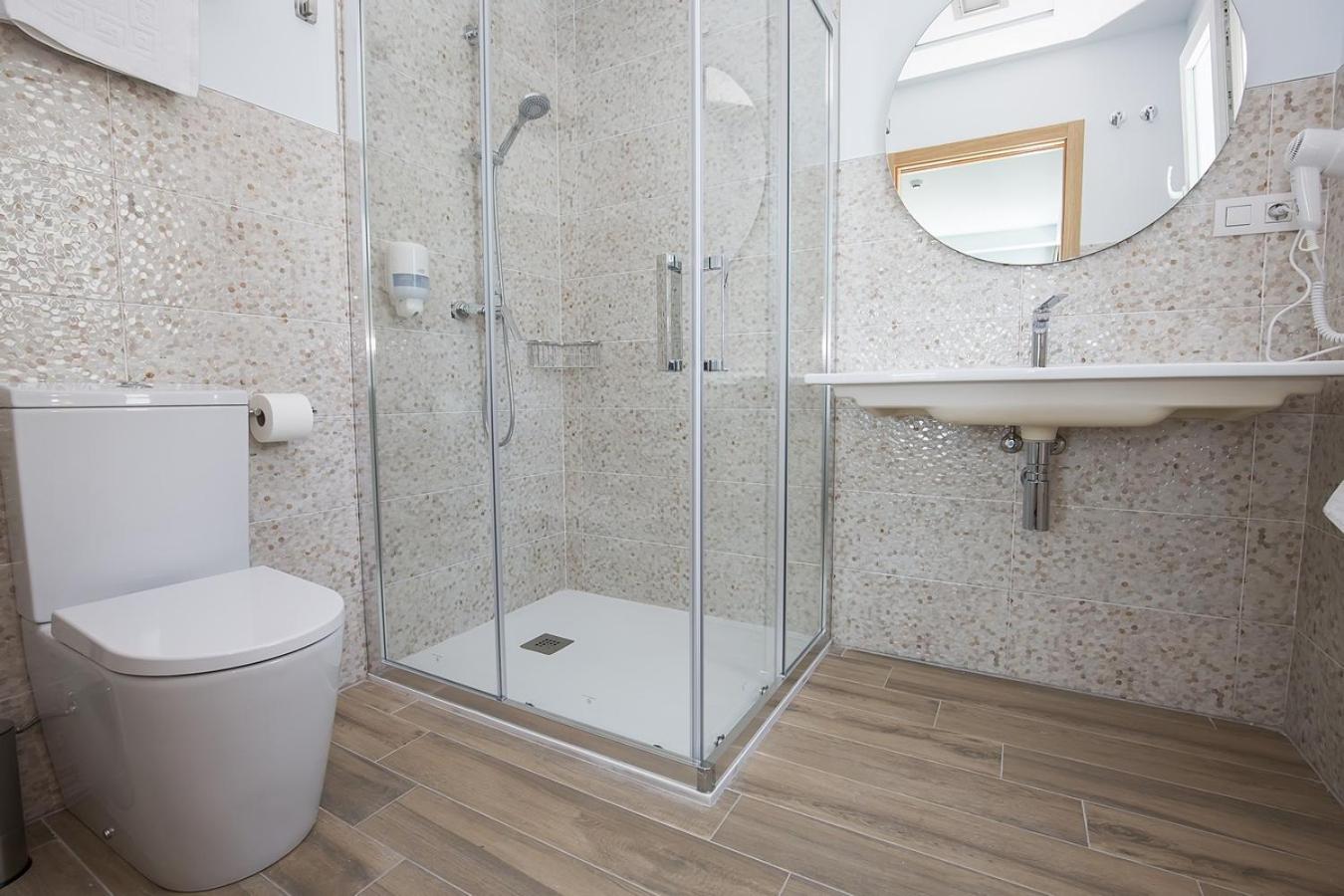 Deluxe Double or Twin Room with Sea View - Photo 3