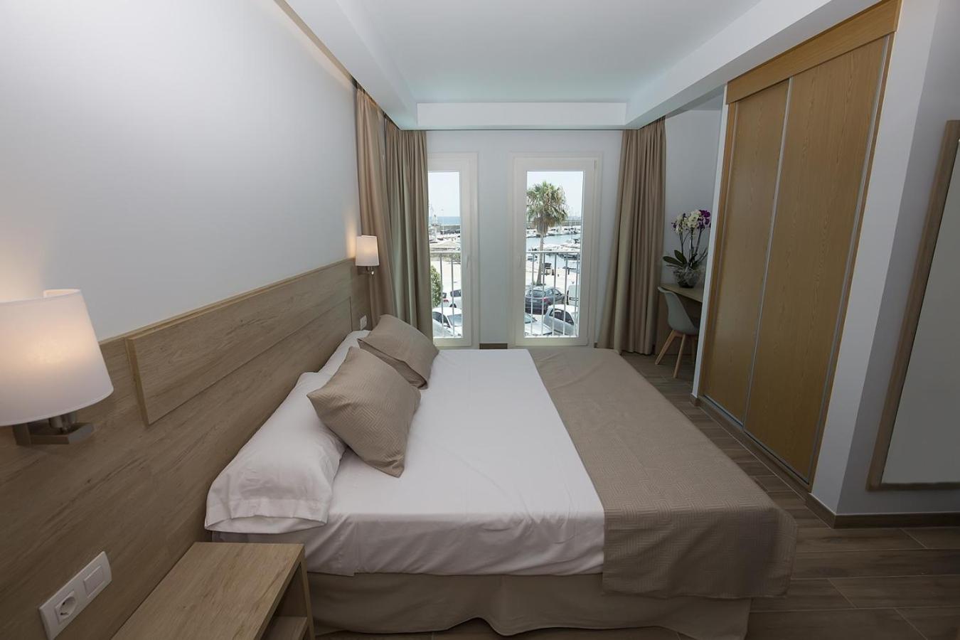 Deluxe Double or Twin Room with Sea View - Photo 2