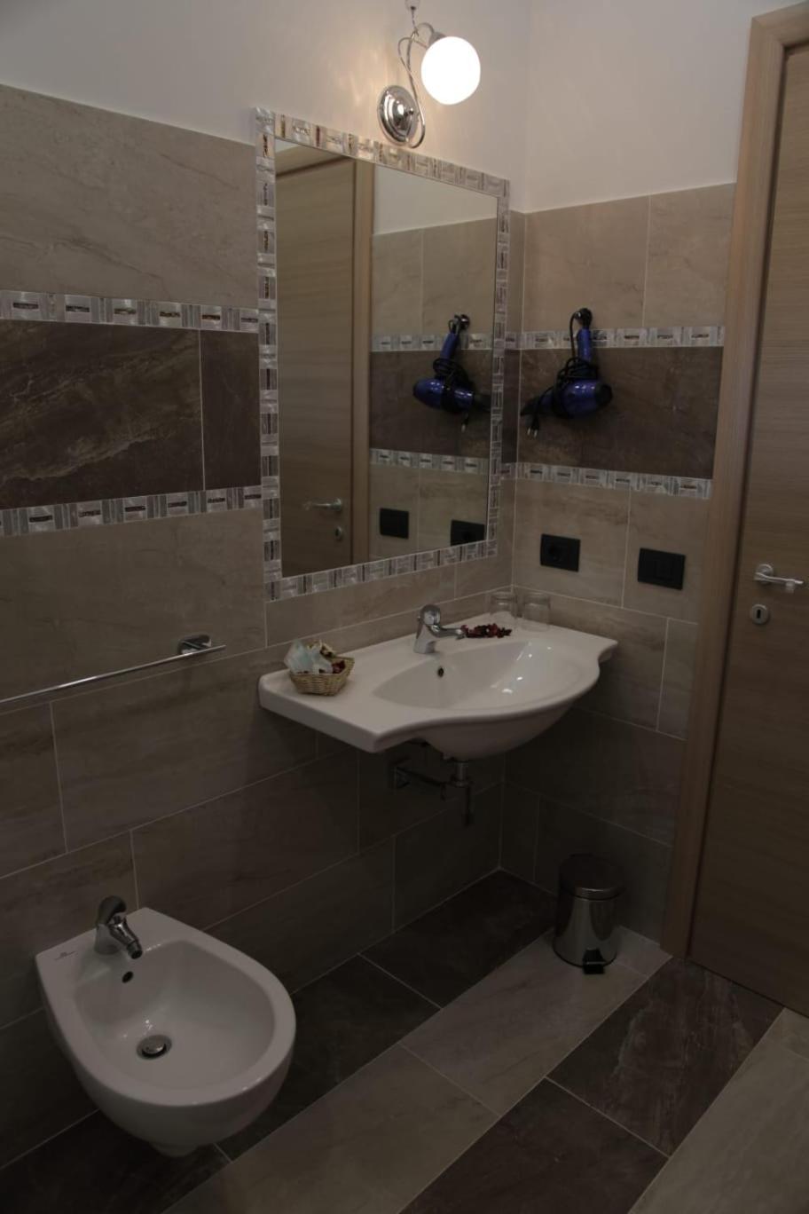 Deluxe Double or Twin Room with Sea View photo 2