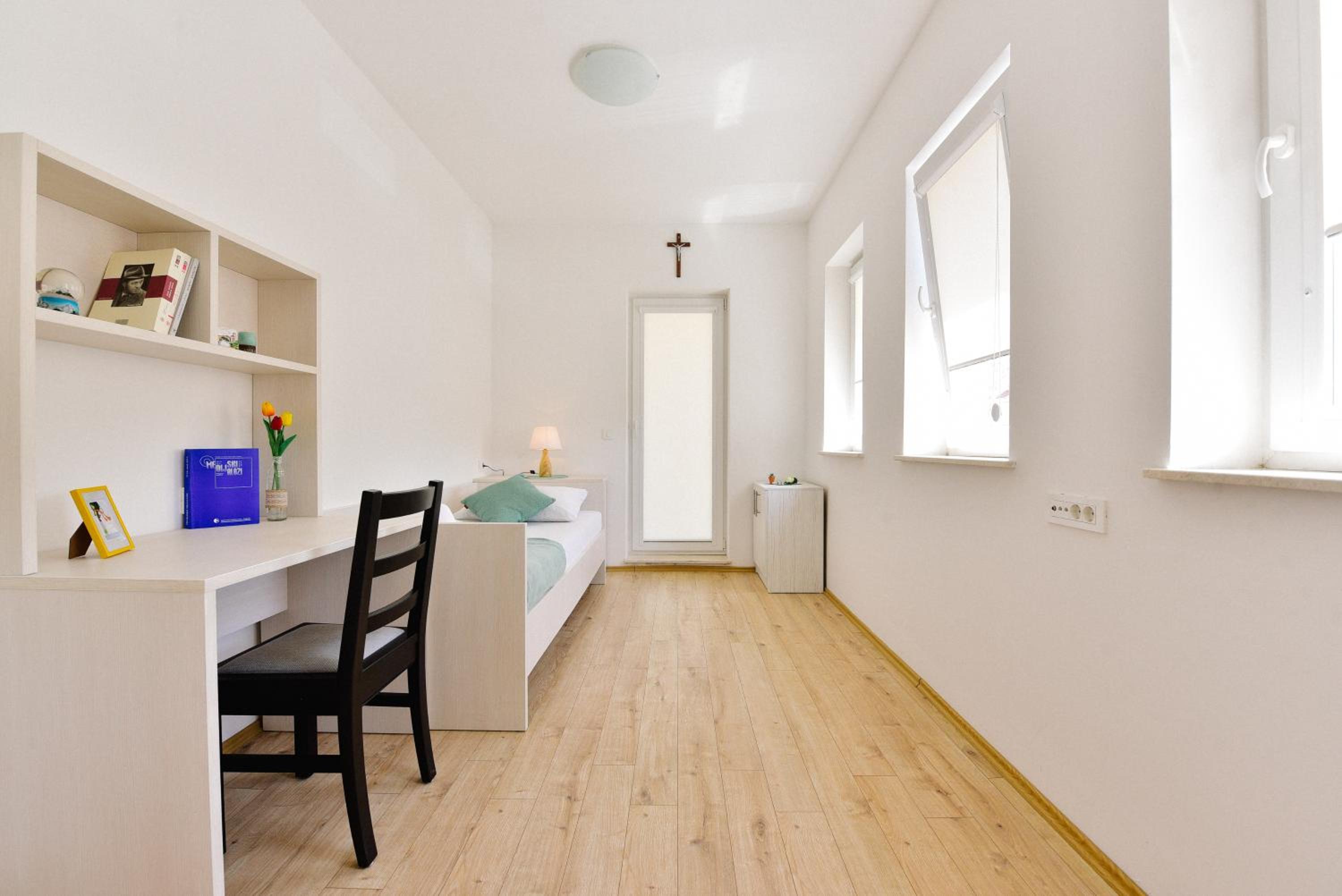 Single Room with Balcony photo 3