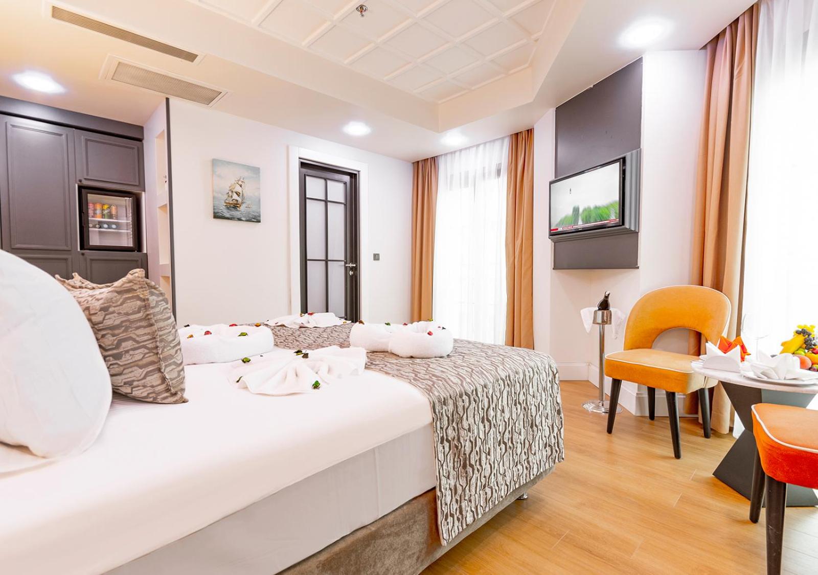 Corner Deluxe Room