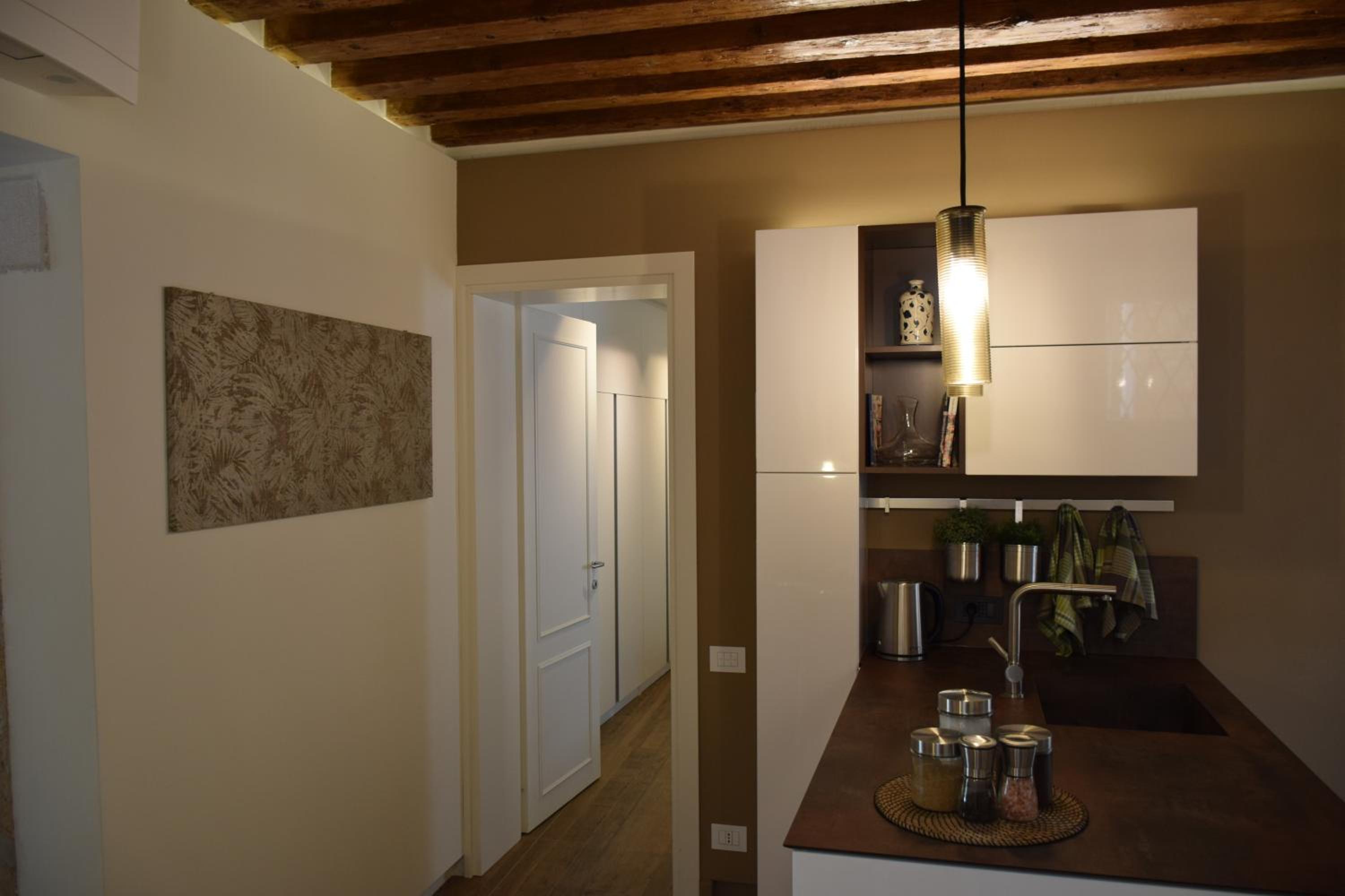 Apartment photo 2