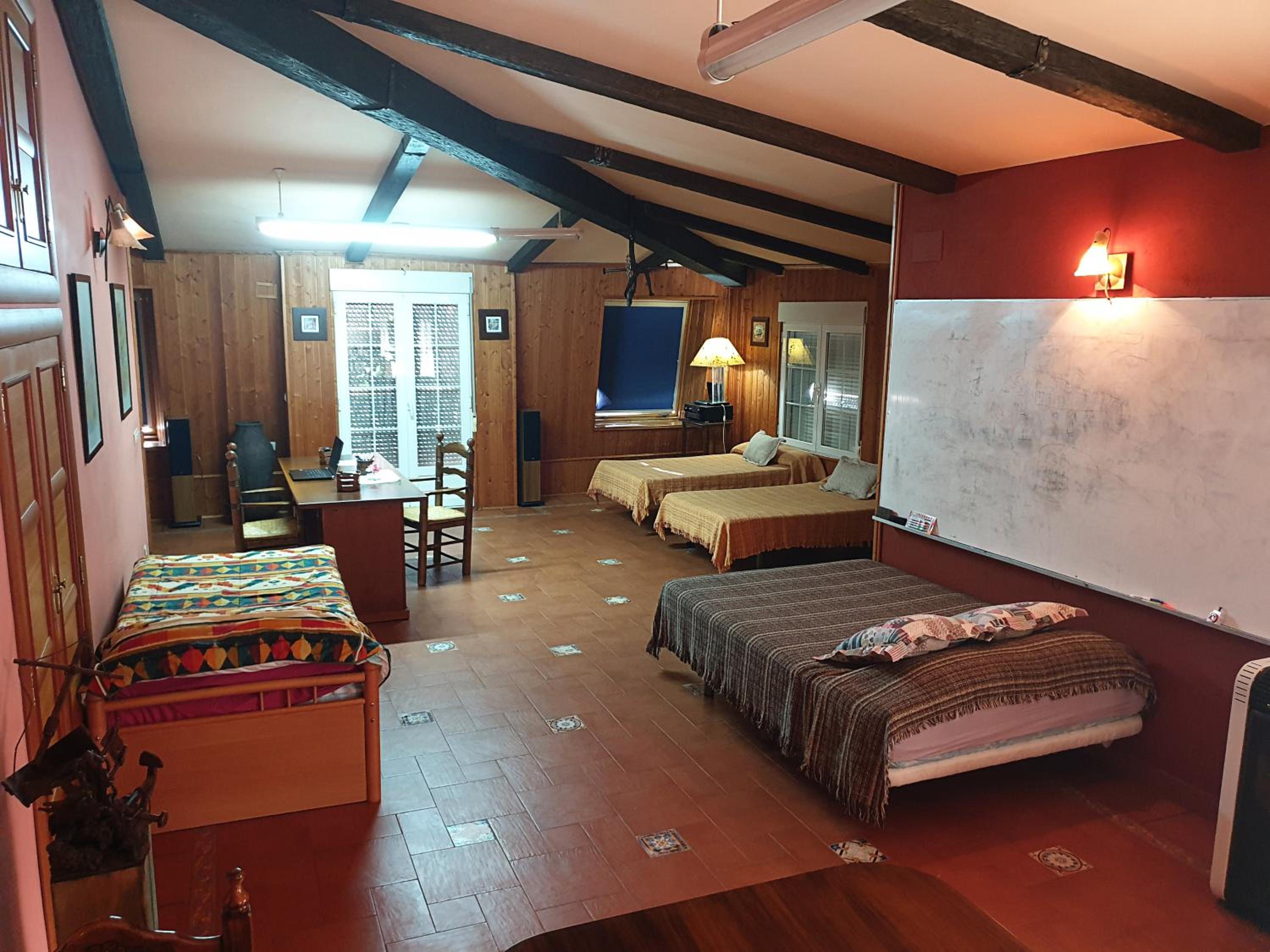 Double or Twin Room - Photo 4