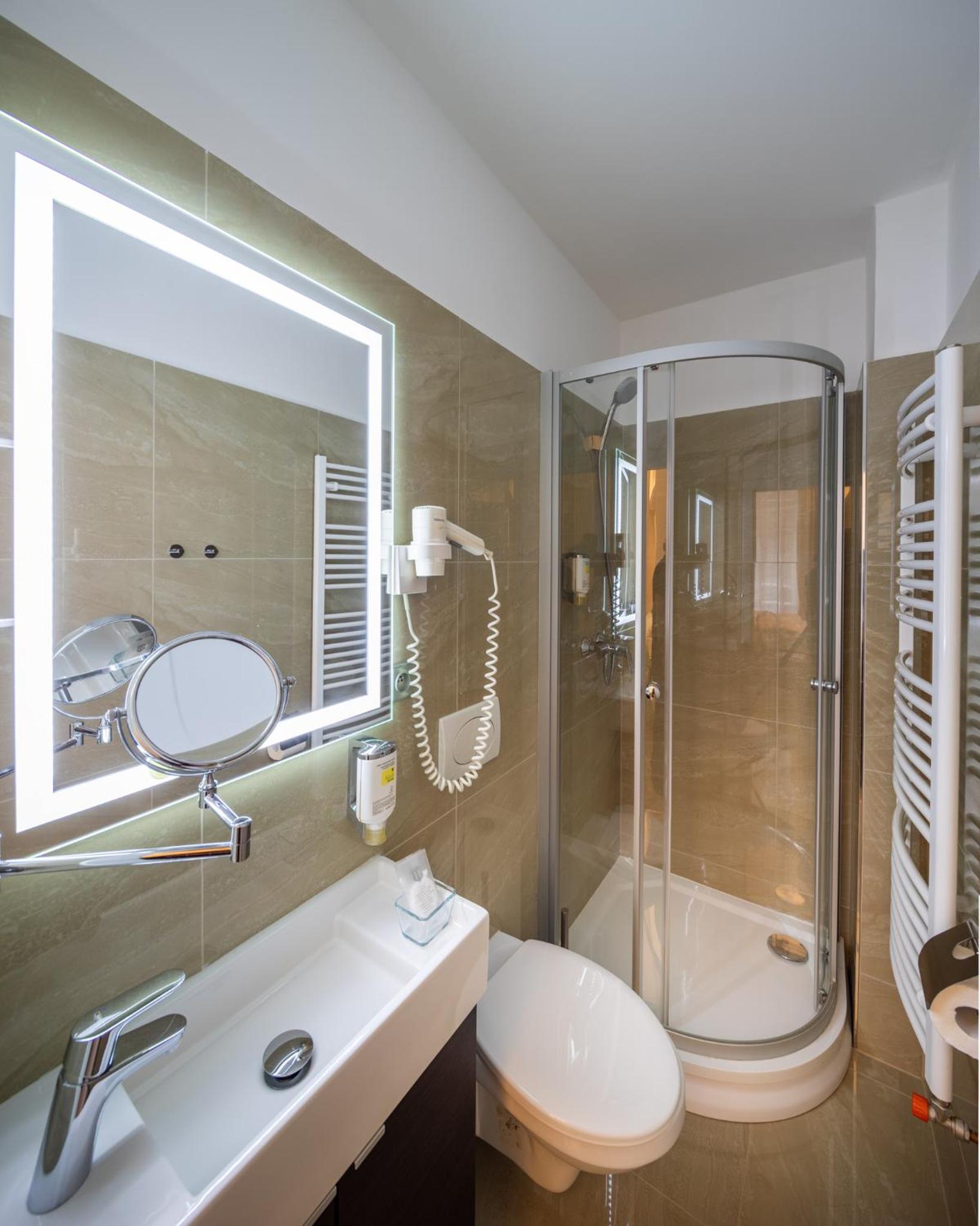 Double Room - Photo 14