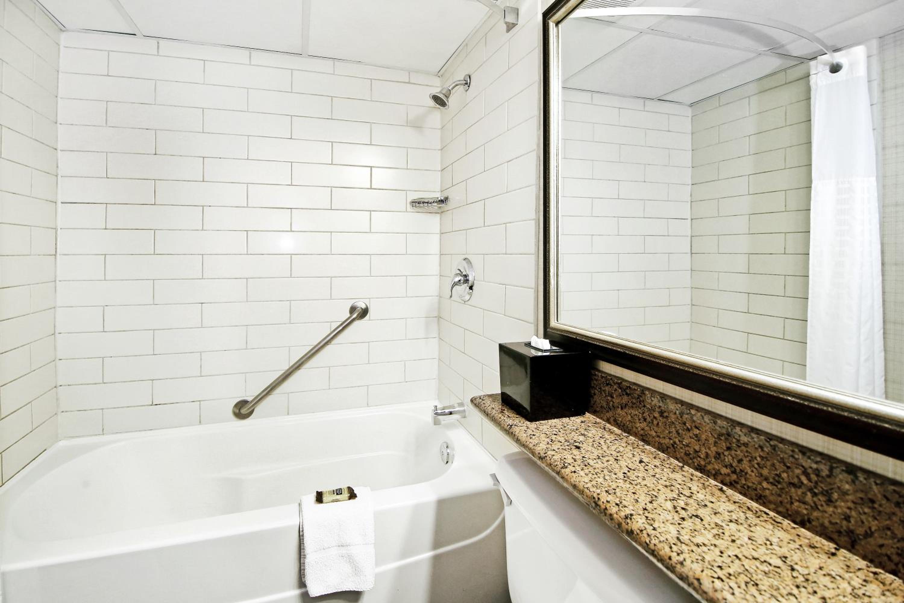 King Suite with Spa Bath and Sofa Bed - Photo 13