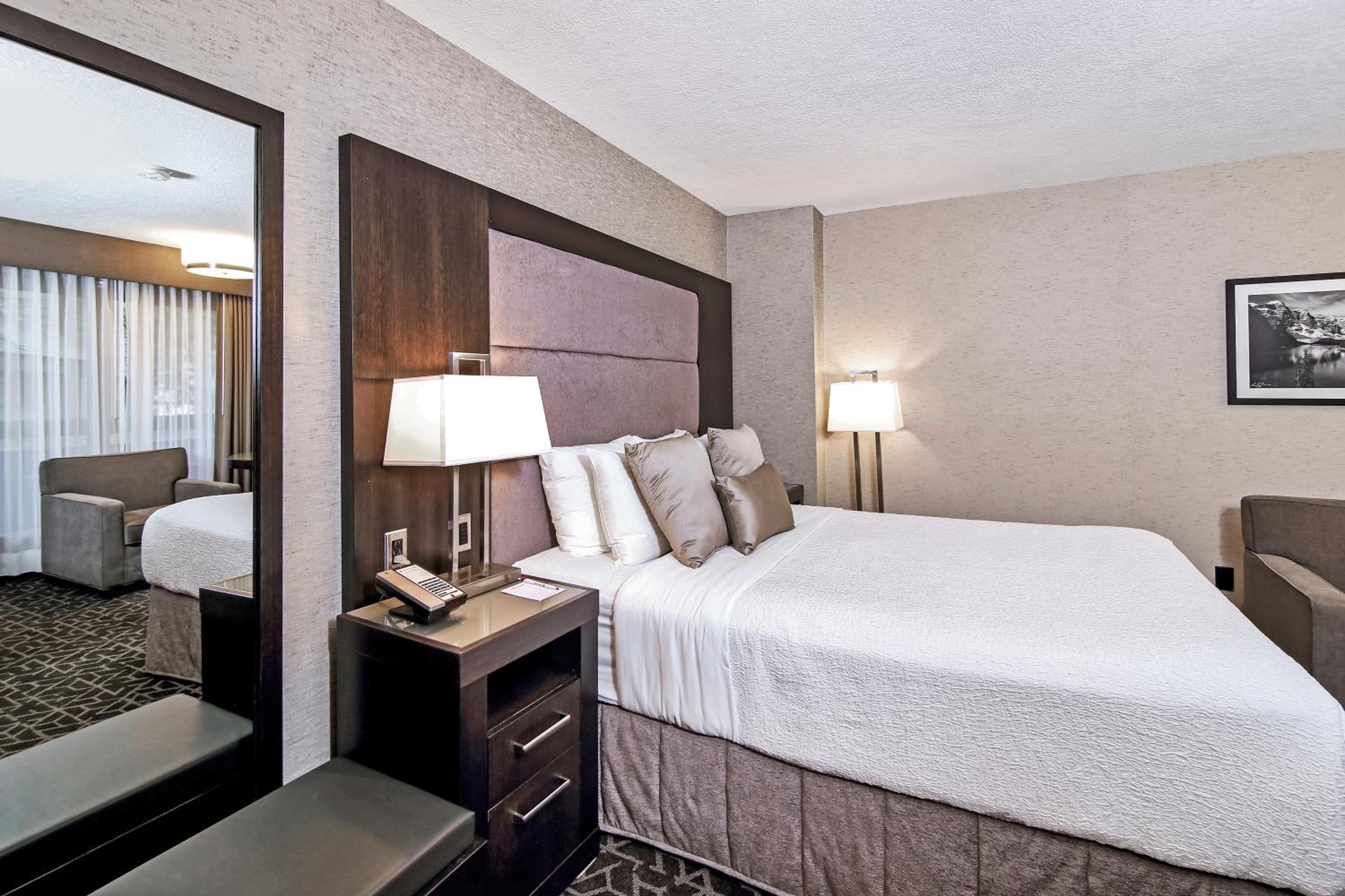 King Suite with Spa Bath and Sofa Bed - Photo 9