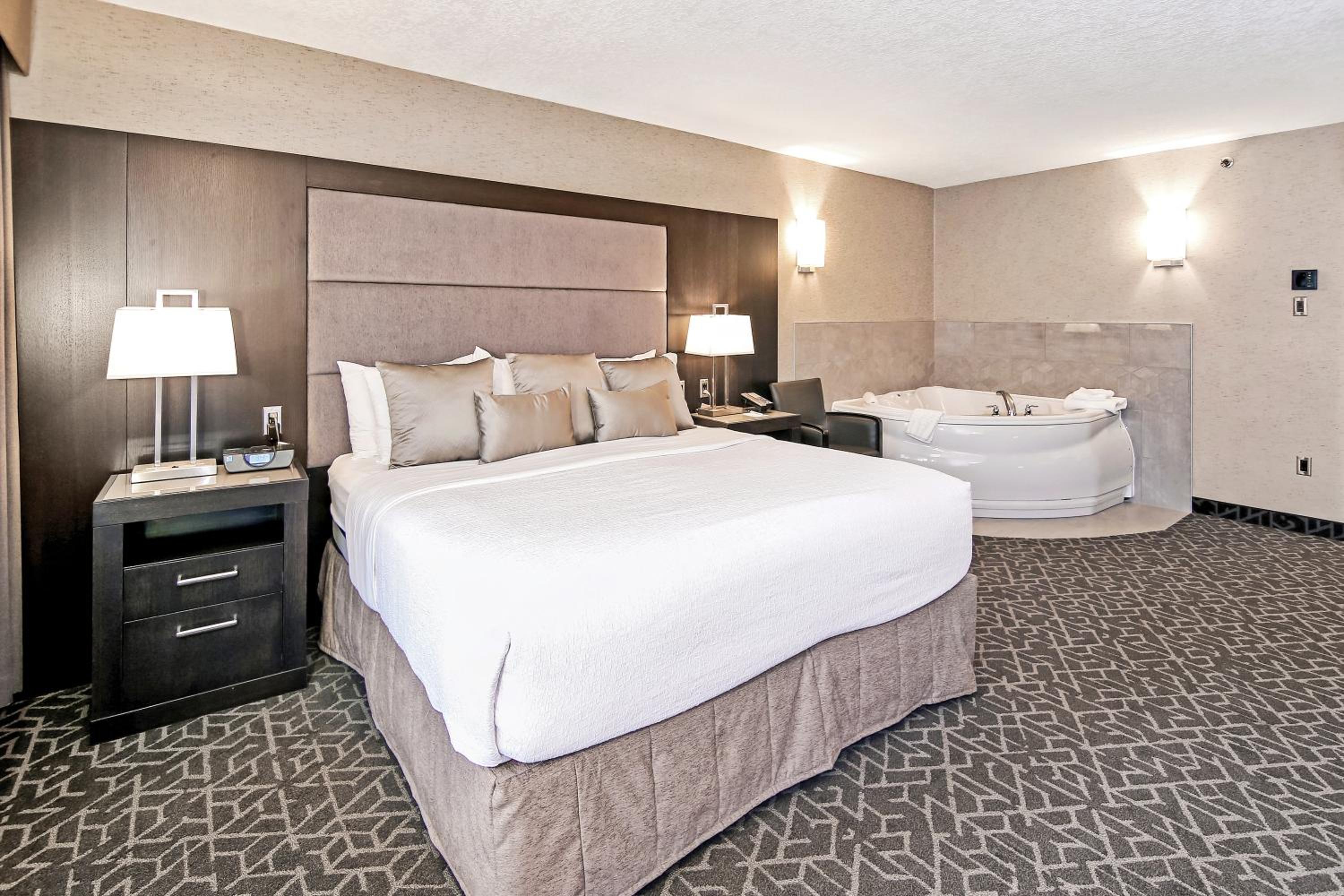 King Suite with Spa Bath and Sofa Bed - Photo 12