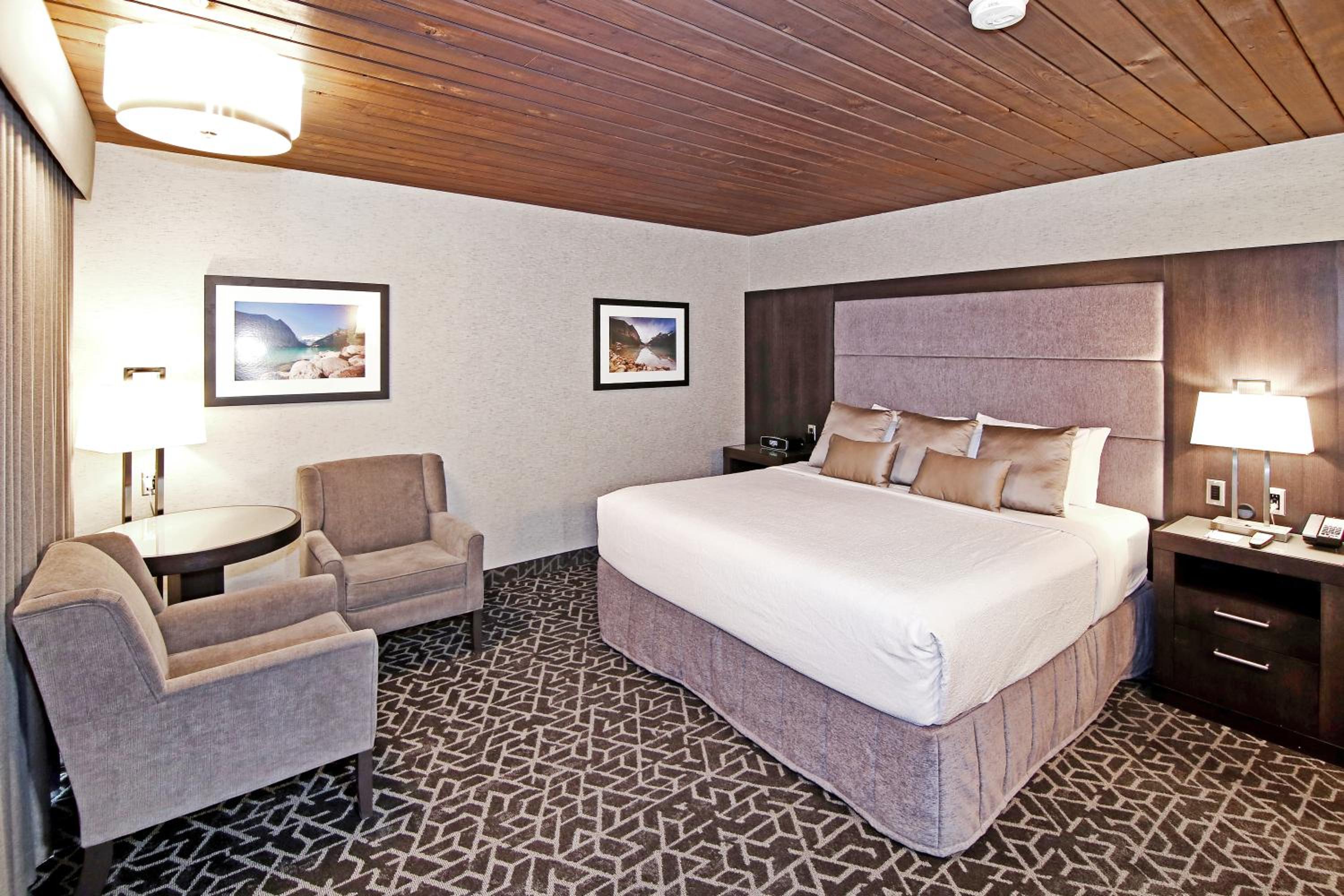 King Room - Non-Smoking - Photo 7