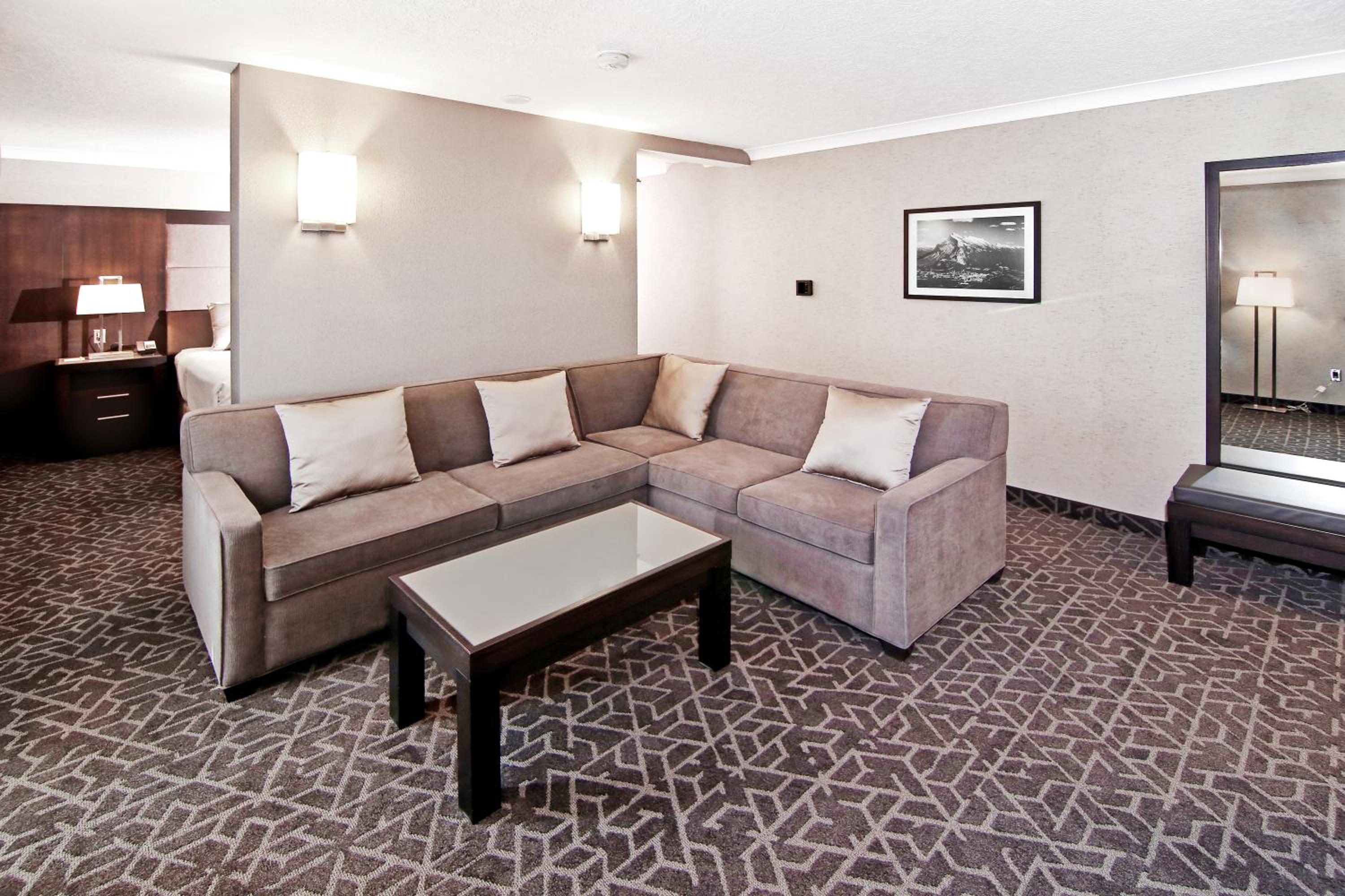 King Suite with Hot Tub - Photo 5