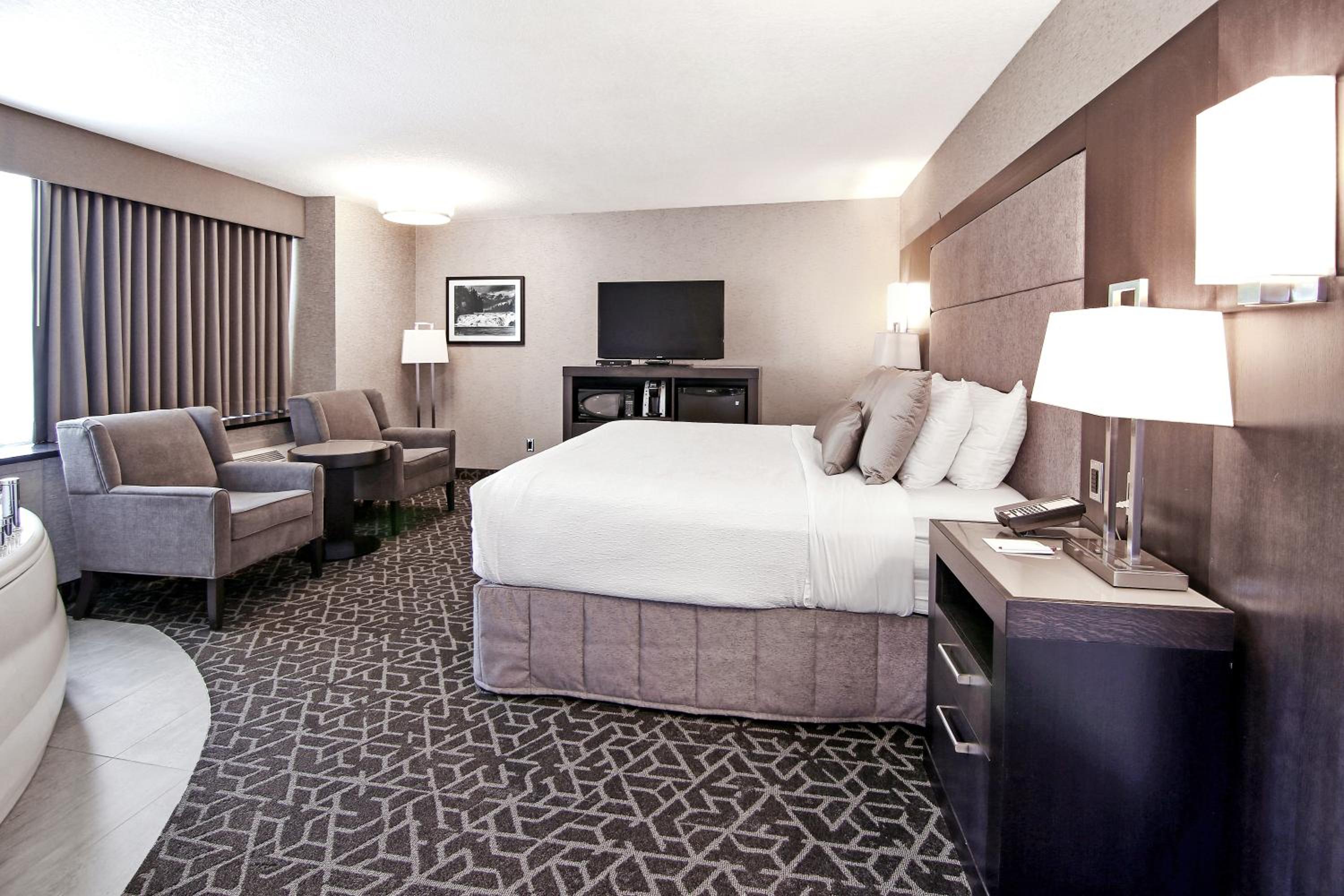 King Suite with Spa Bath and Sofa Bed - Photo 7