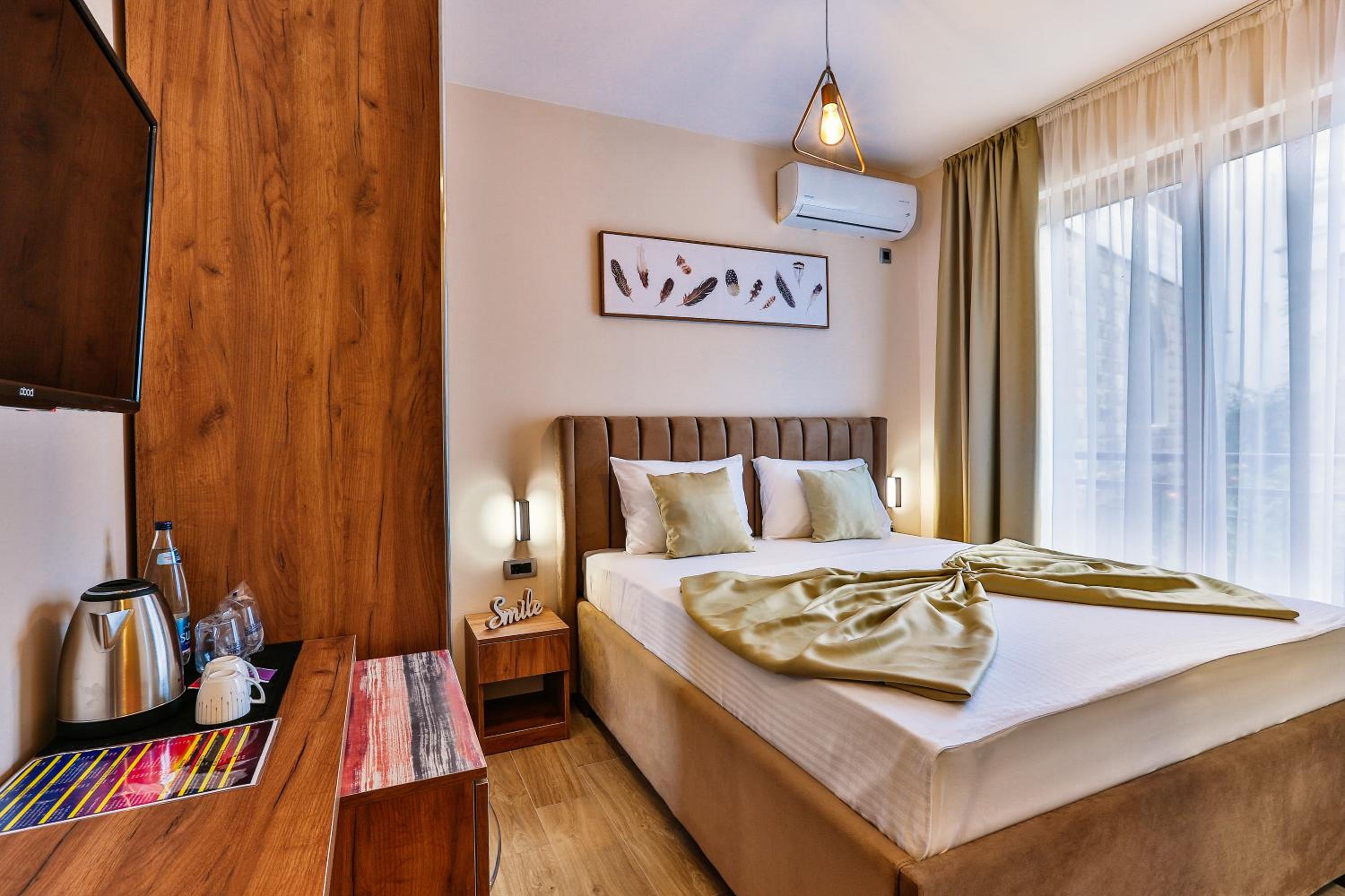 Double Room - Photo 6