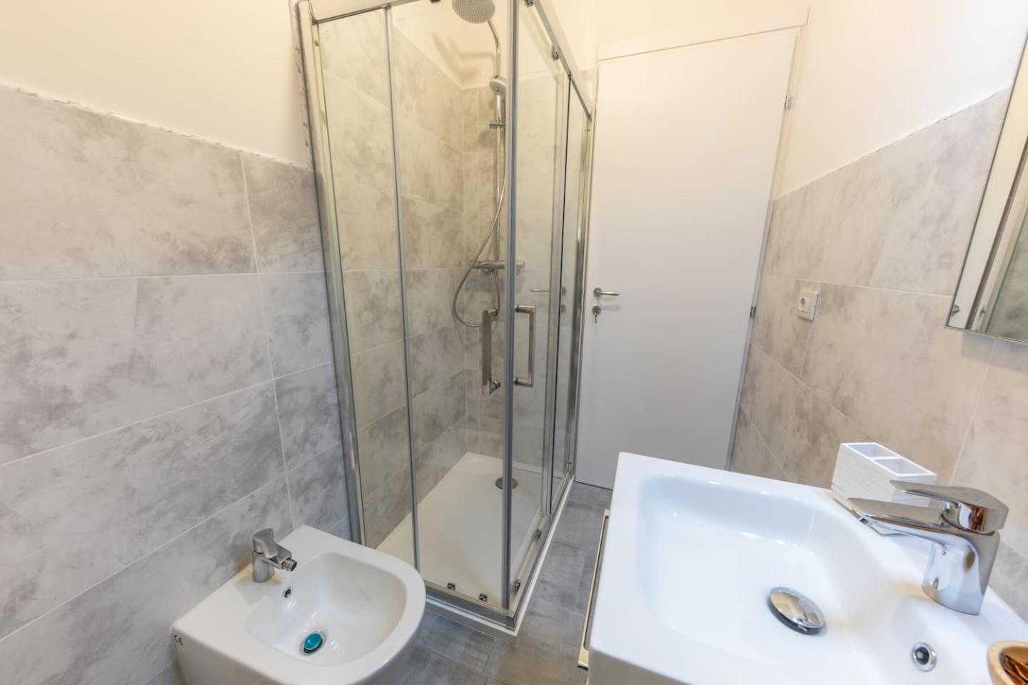 Three-Bedroom Apartment - Photo 10