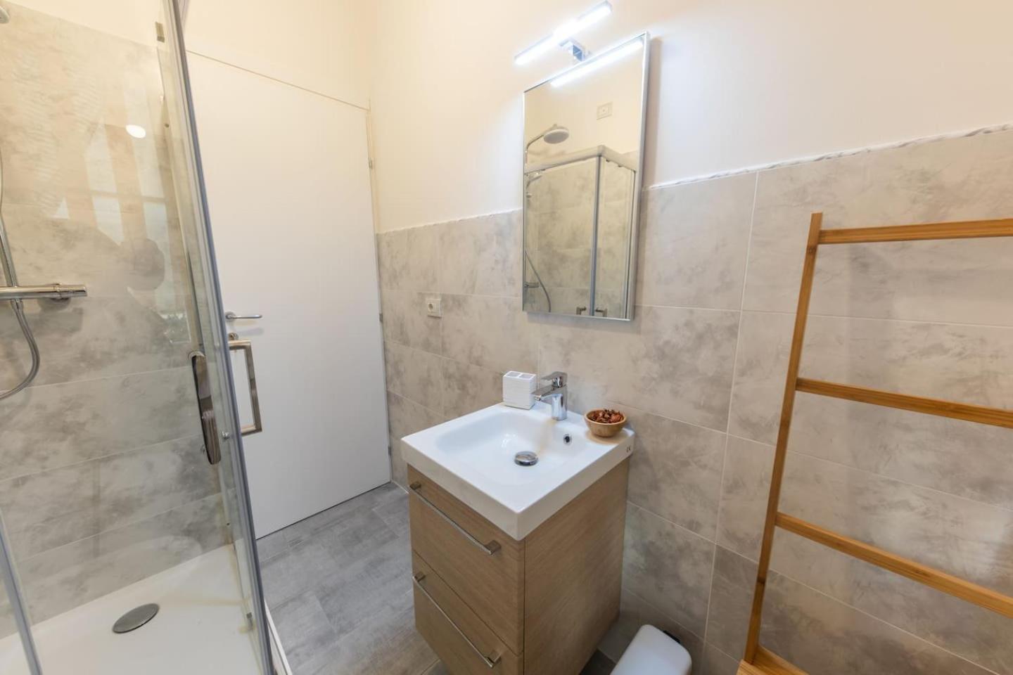 Three-Bedroom Apartment - Photo 20
