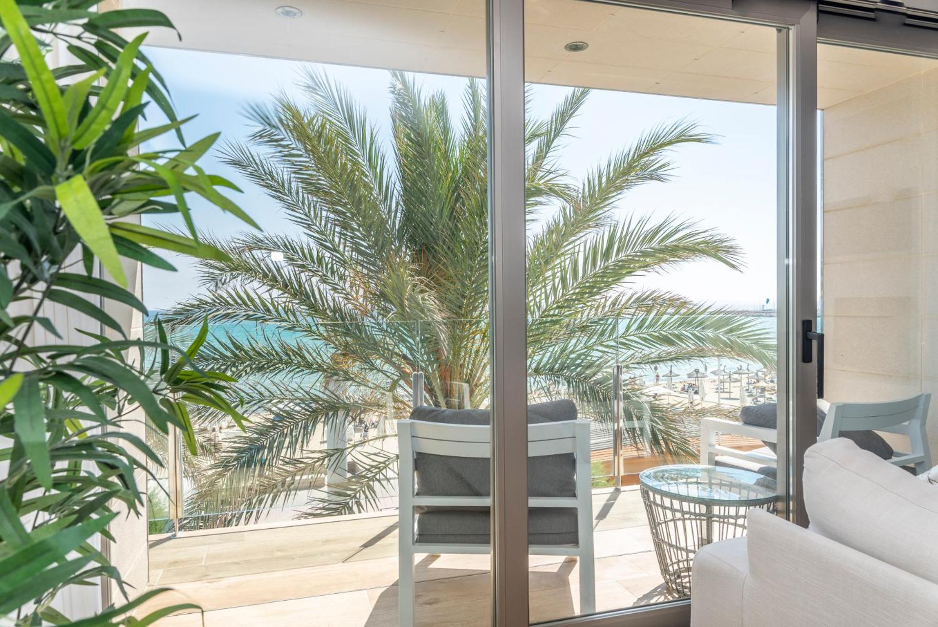 Two-Bedroom Apartment with Sea View photo 2