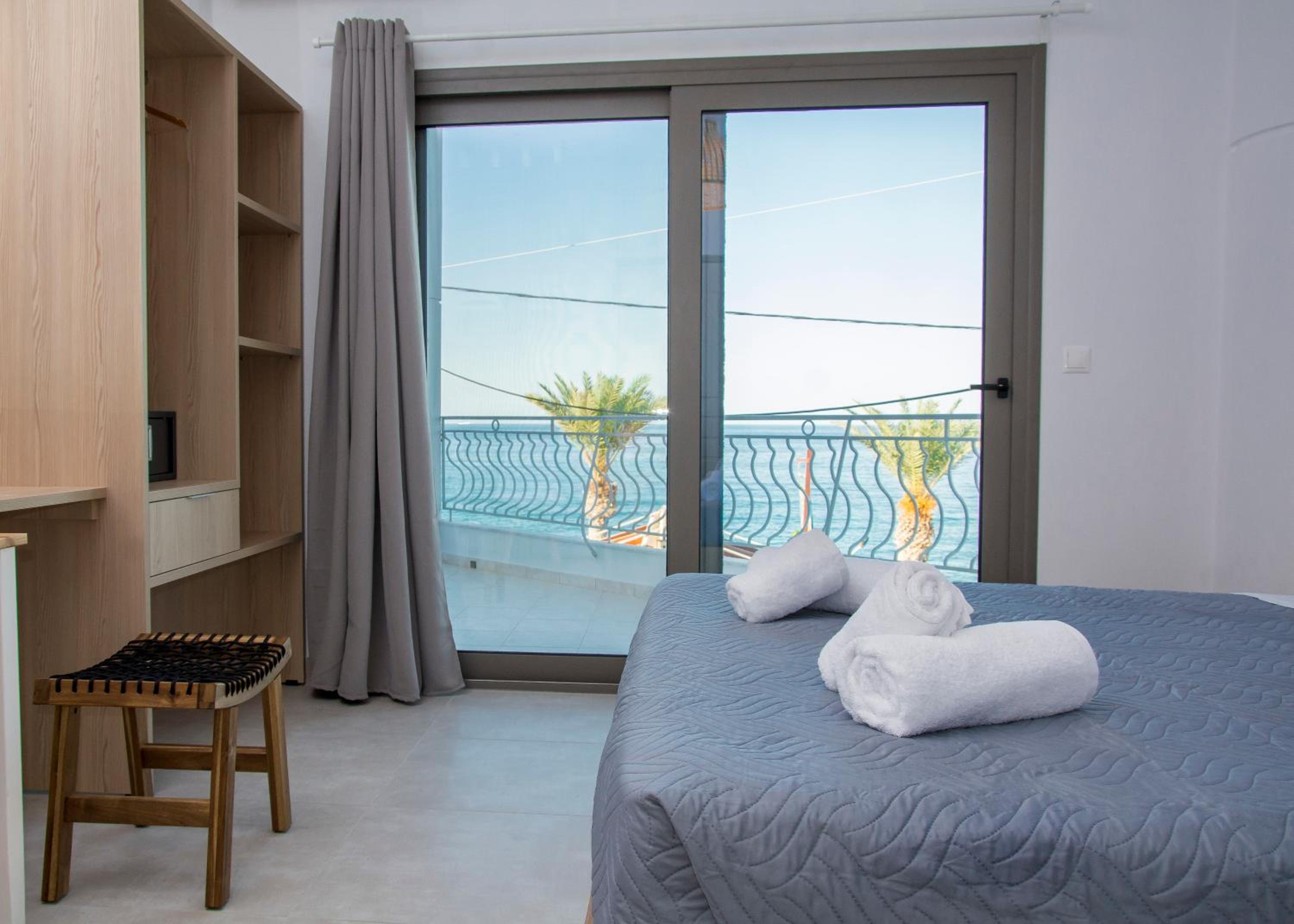 Studio with Sea View