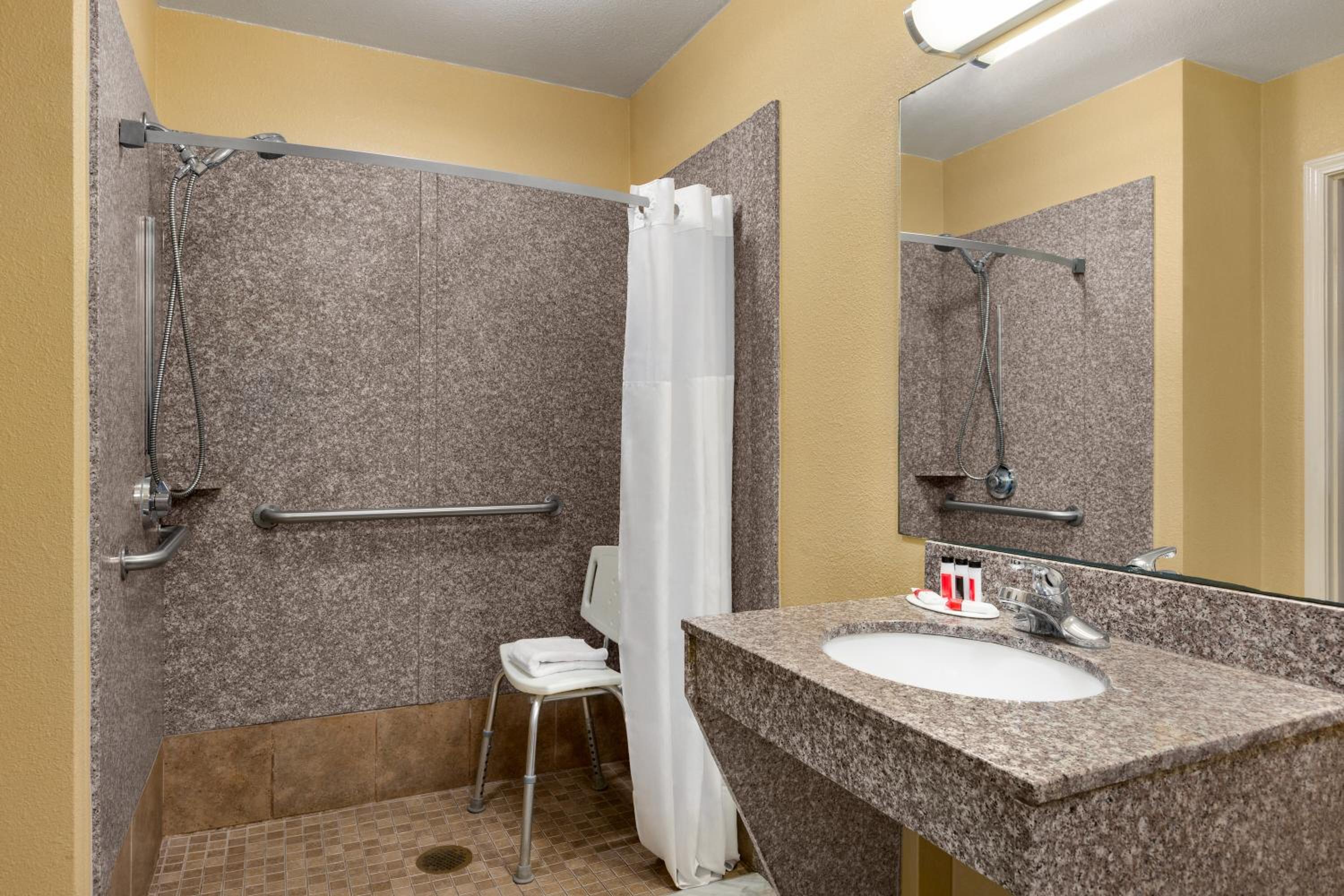 Double Room - Disability Access/Non-Smoking photo 2