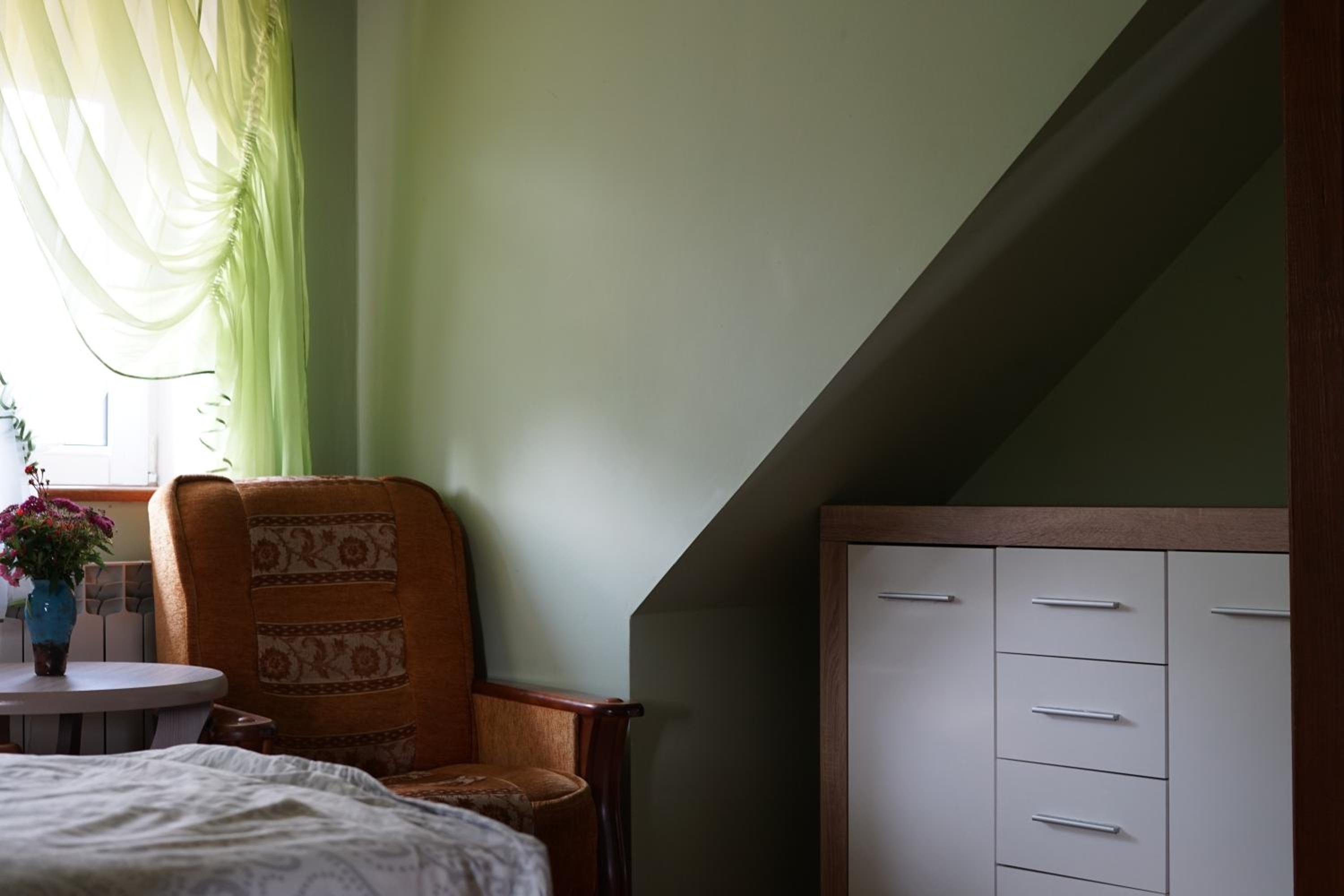 Basic Triple Room with Shared Bathroom photo 3