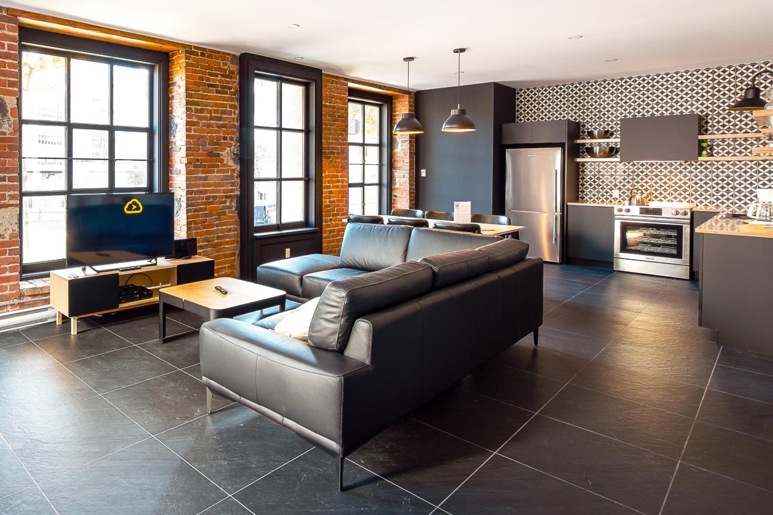 Three-Bedroom Apartment V101