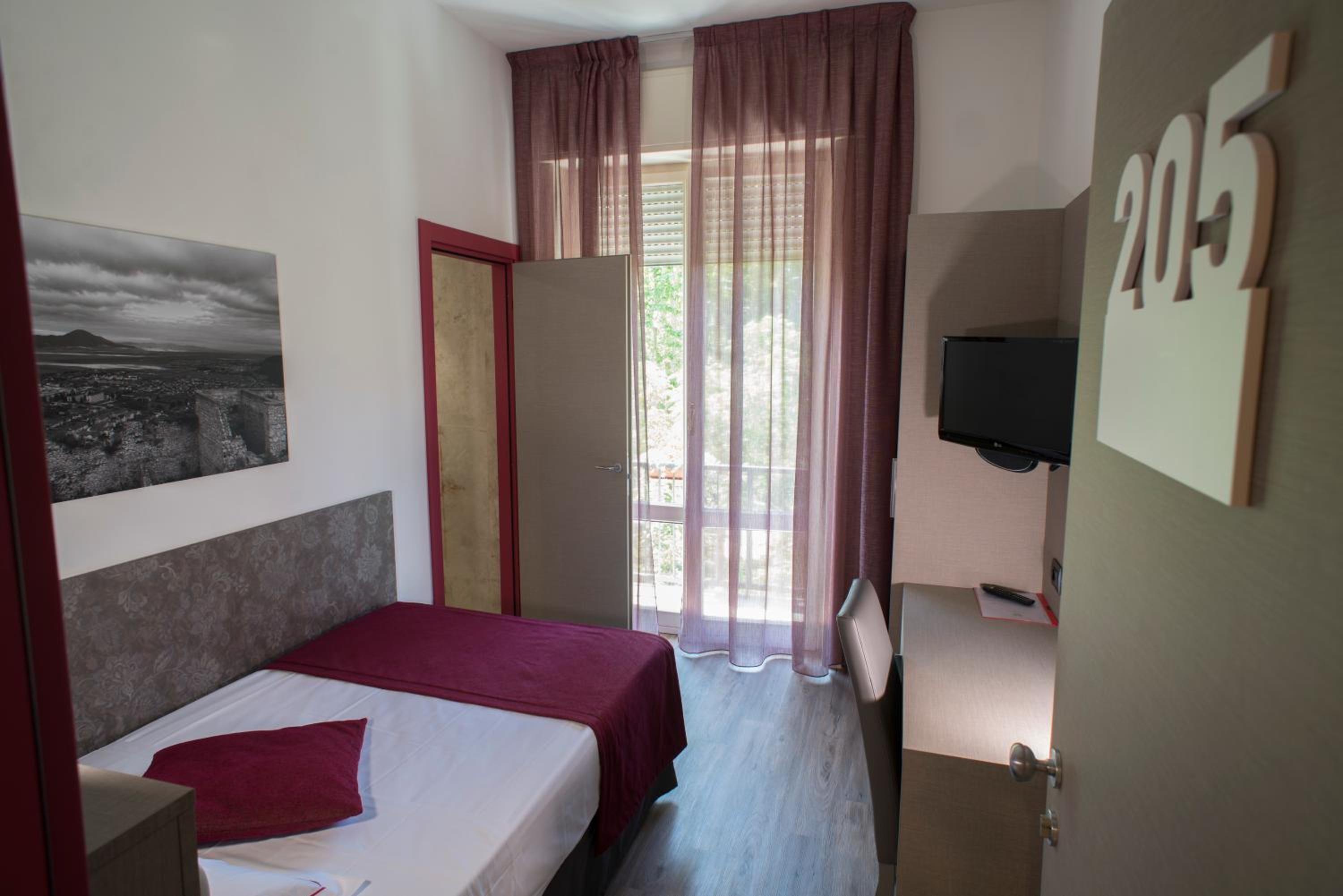Single Room photo 3