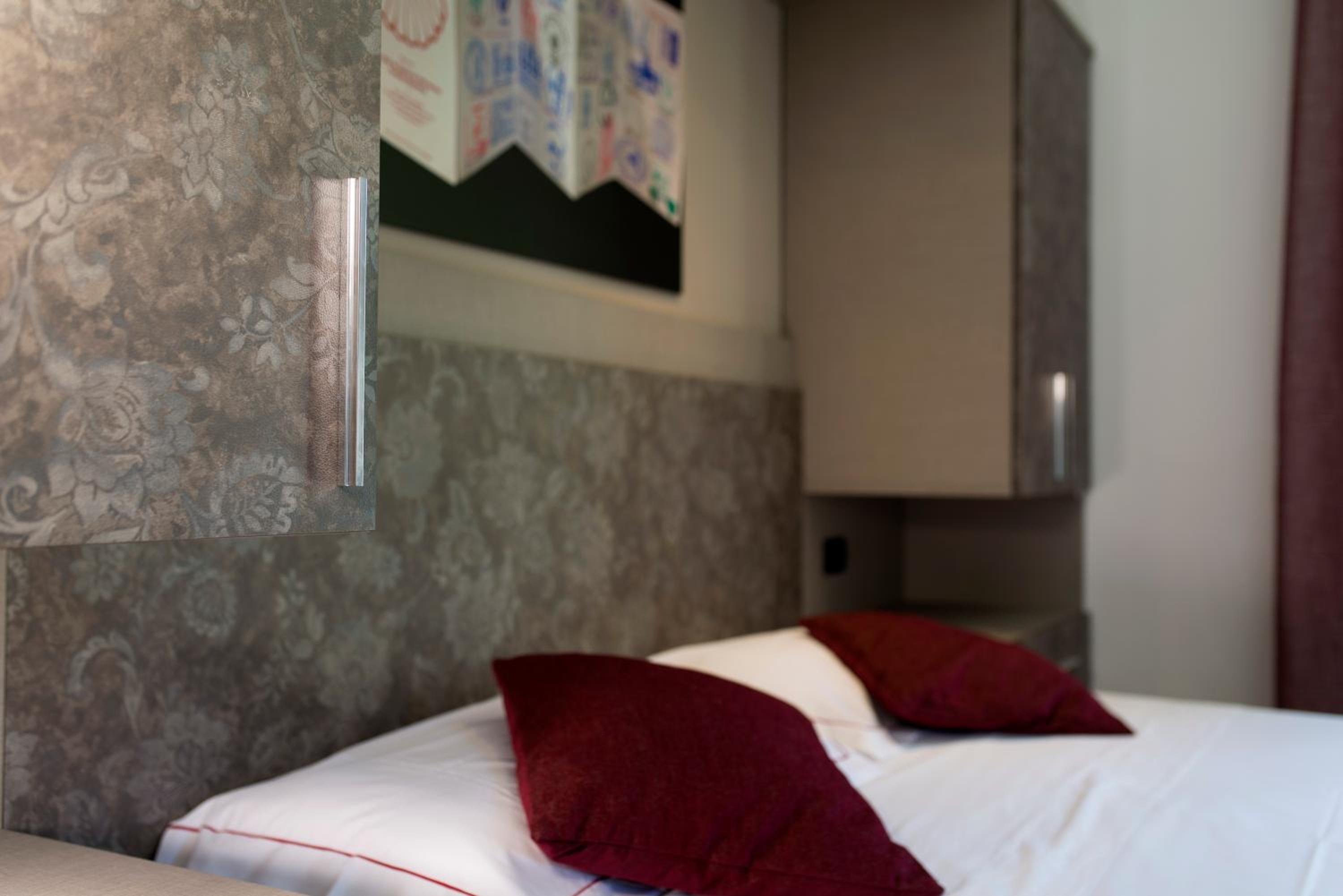 Double Room - Photo 7