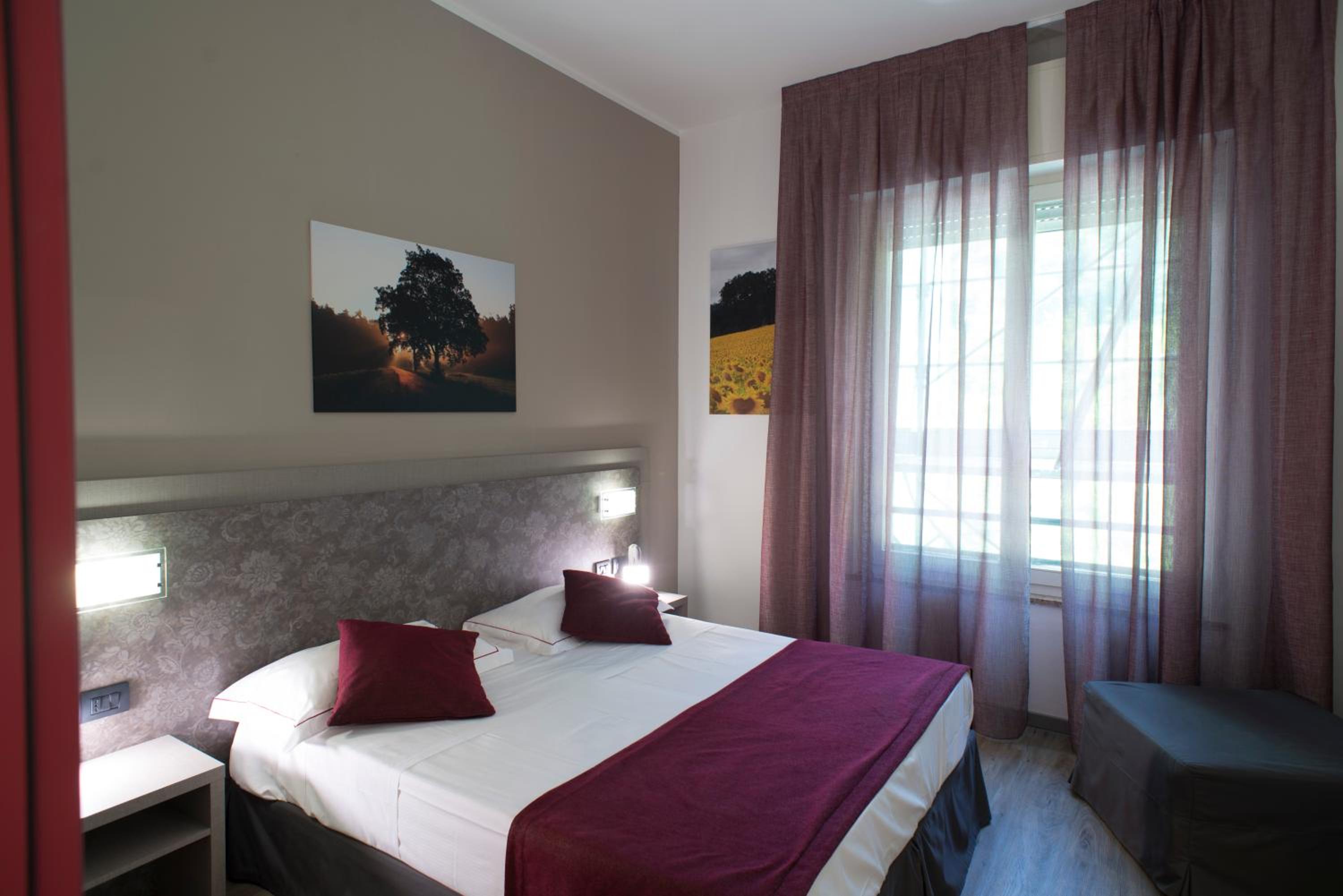 Double Room - Photo 8