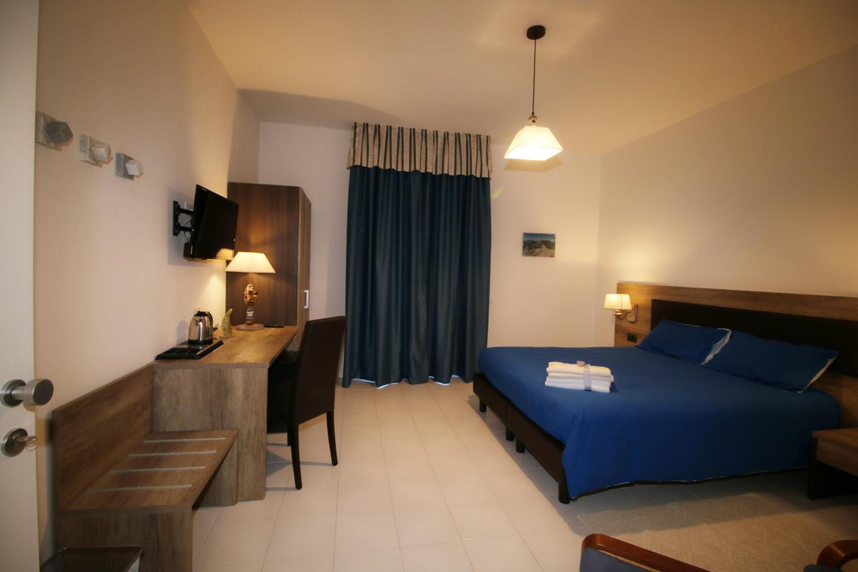 Deluxe Double or Twin Room with Balcony photo 1