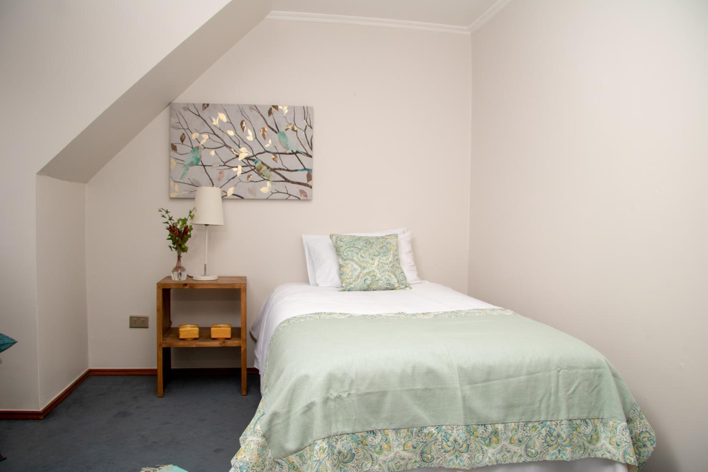 Single Room with Private Bathroom photo 2
