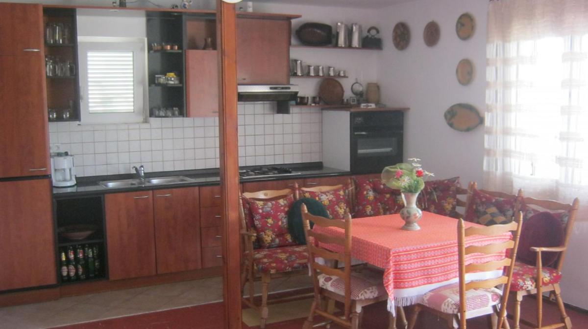 One-Bedroom House photo 2