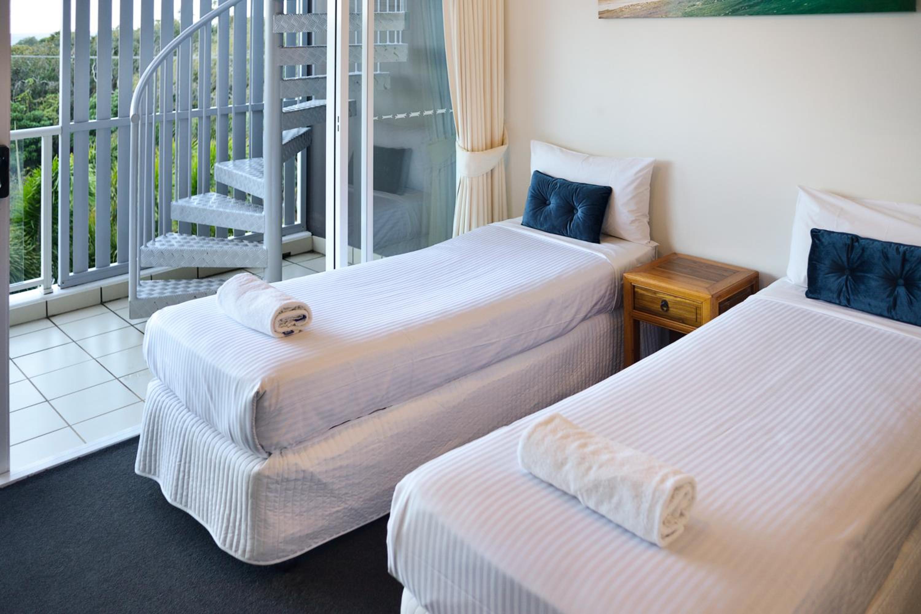 Deluxe Two-Bedroom Apartment with Private Rooftop Spa